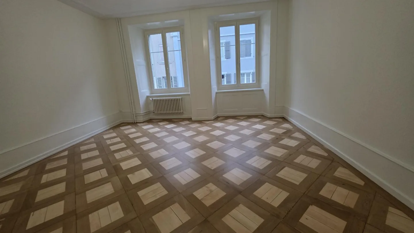 Beautiful 4-room apartment in the city center - Photo 4 of 10