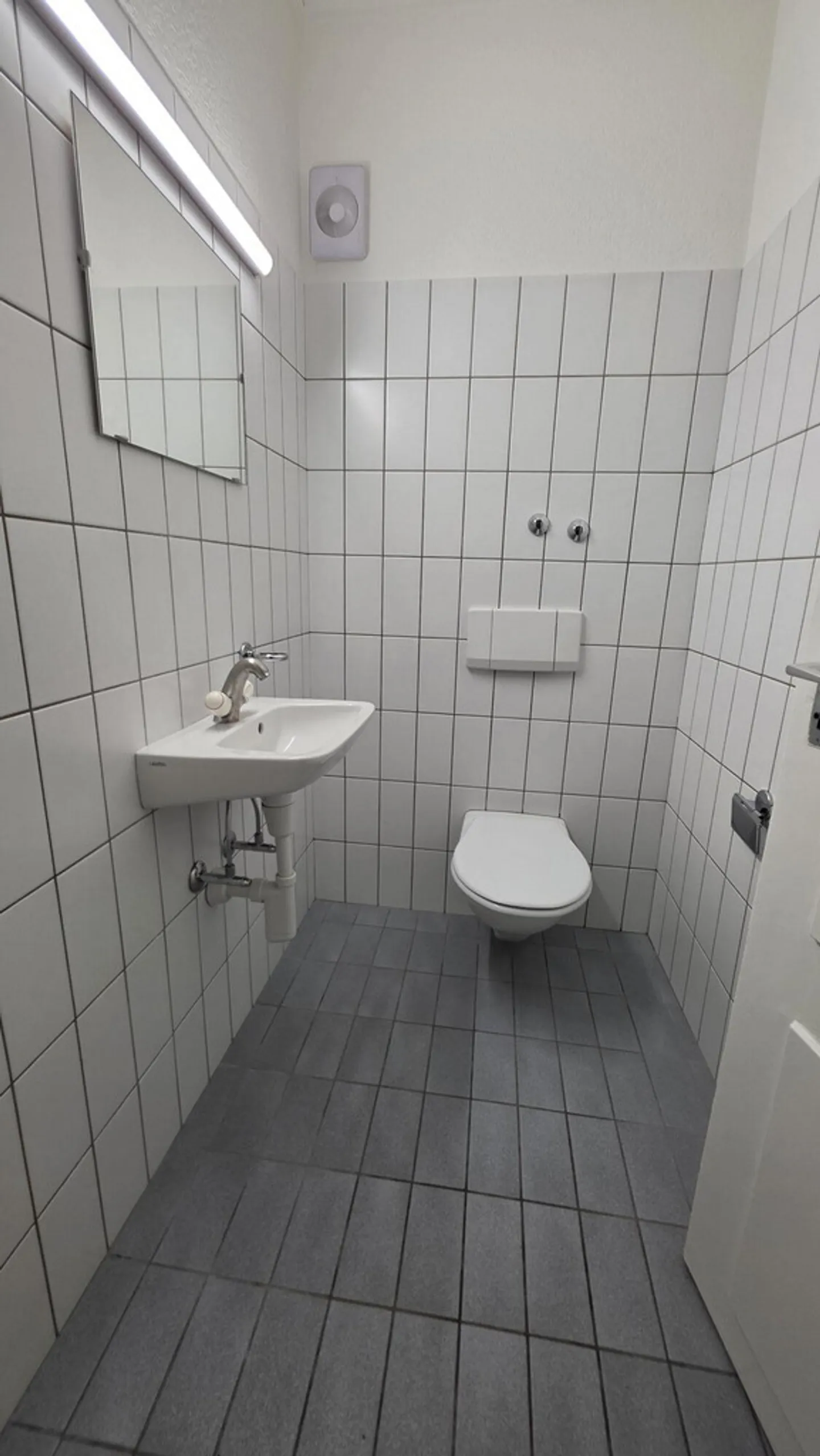 Beautiful 4-room apartment in the city center - Photo 5 of 10