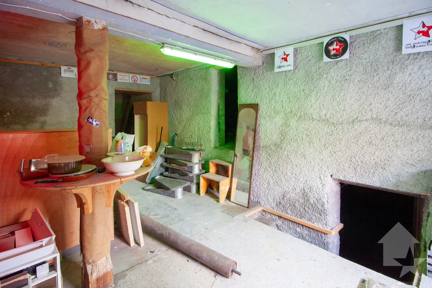 Ampia casa di villaggio di 350 m2 da ristrutturare nel centro di Varen - Foto 7 di 22