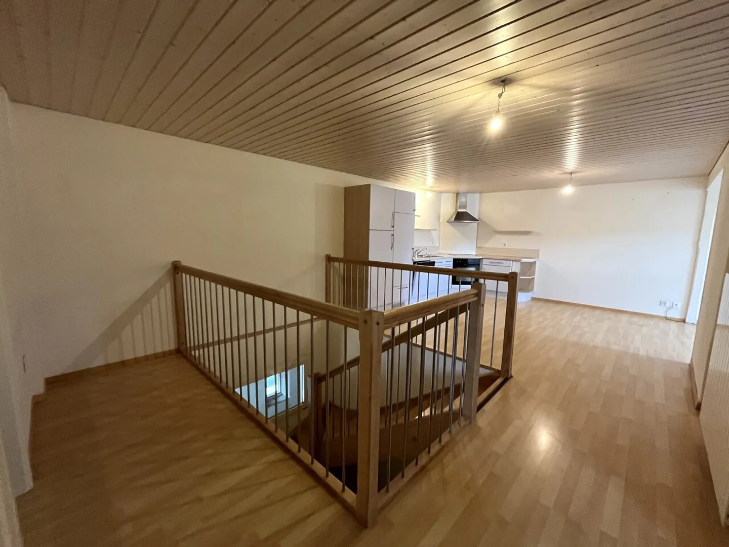 Joli 2.5 pièces avec balcon à La Chaux  - Photo 3 sur 10