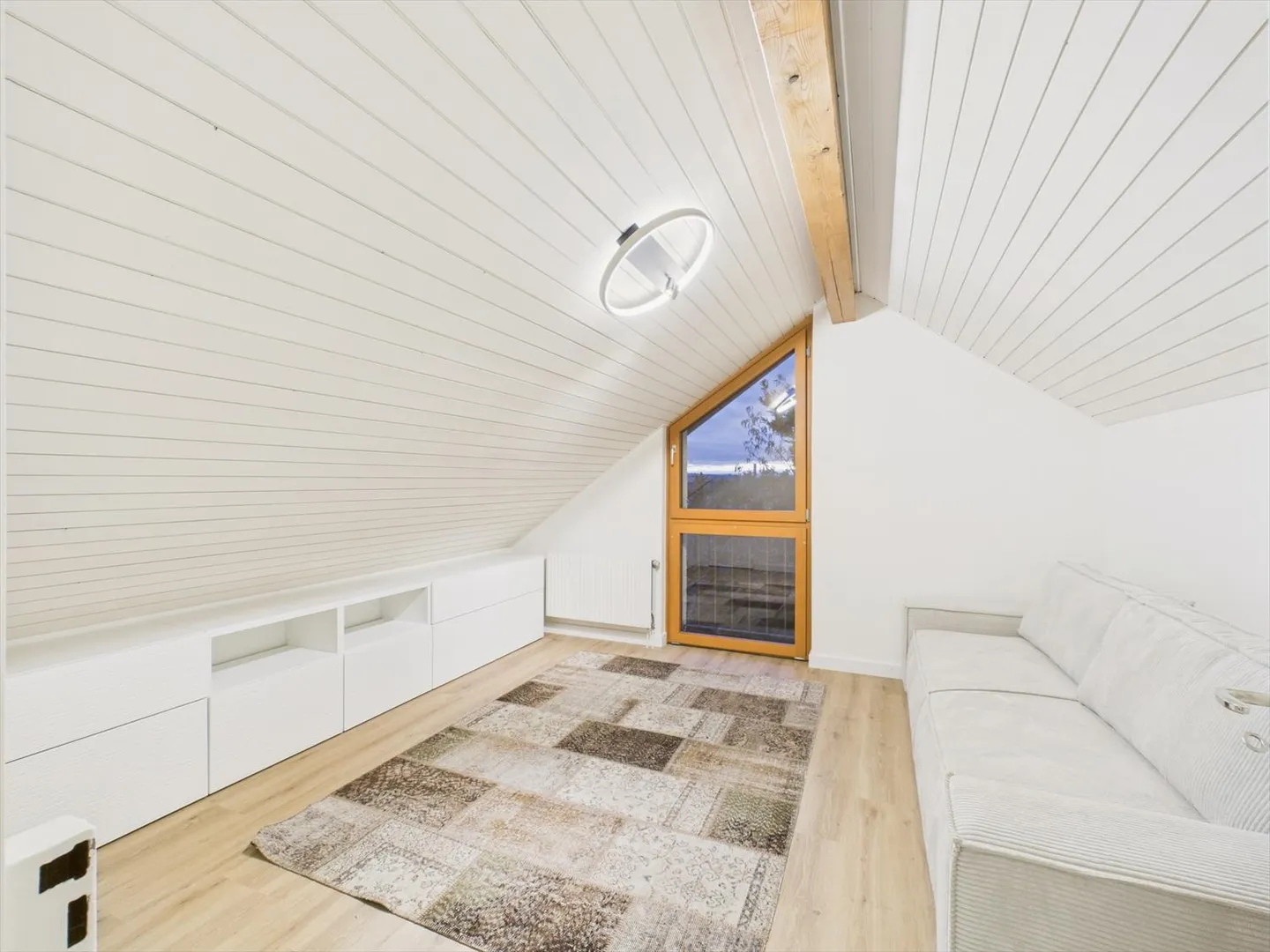 Exklusives Einfamilienhaus mit Seeblick in Chez-le-Bart, Kanton NE - Foto 8 von 12