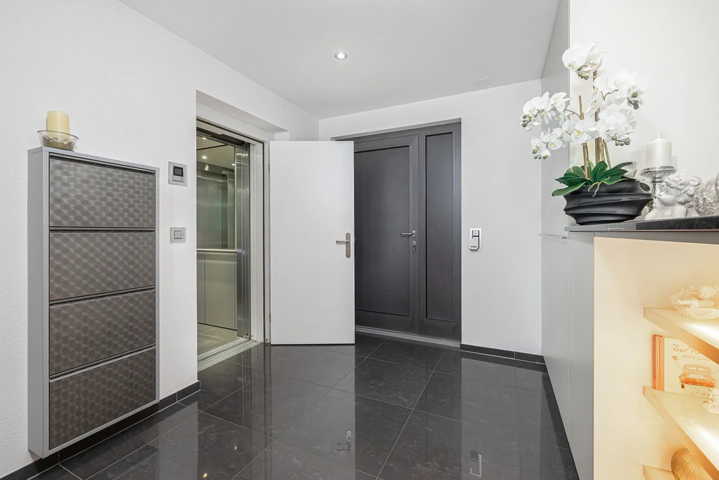 High-quality terrace apartment with wellness atmosphere - Photo 2 of 13