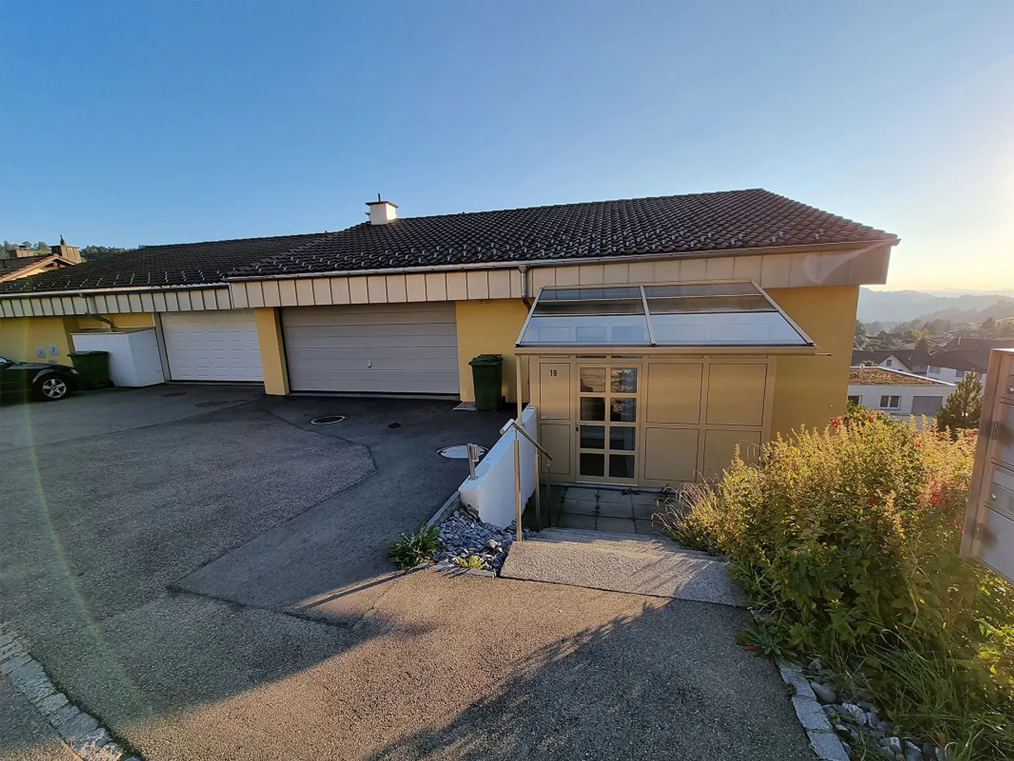 Partie de maison individuelle avec vue dégagée - Photo 2 sur 8