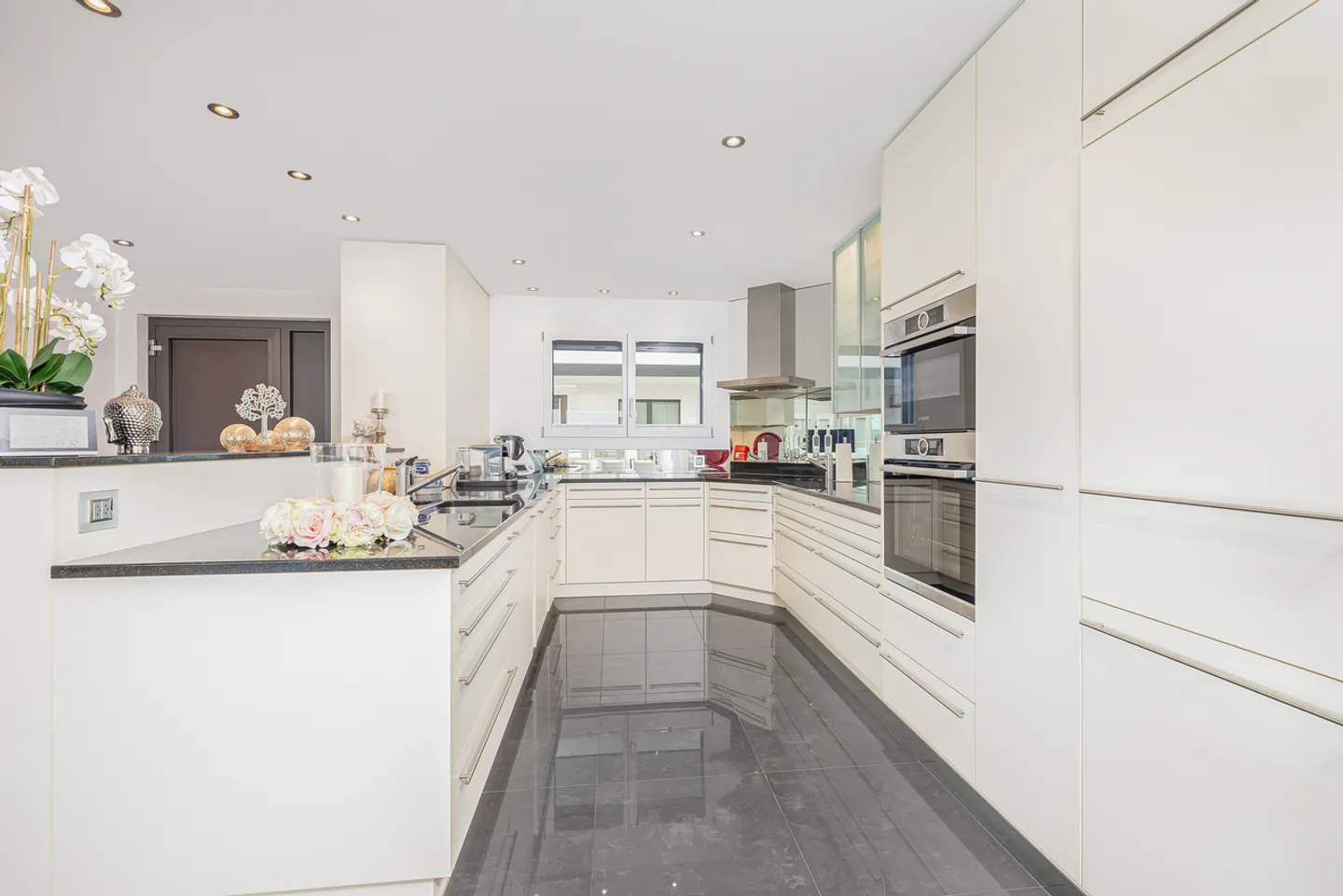 High-quality terrace apartment with wellness atmosphere - Photo 5 of 13