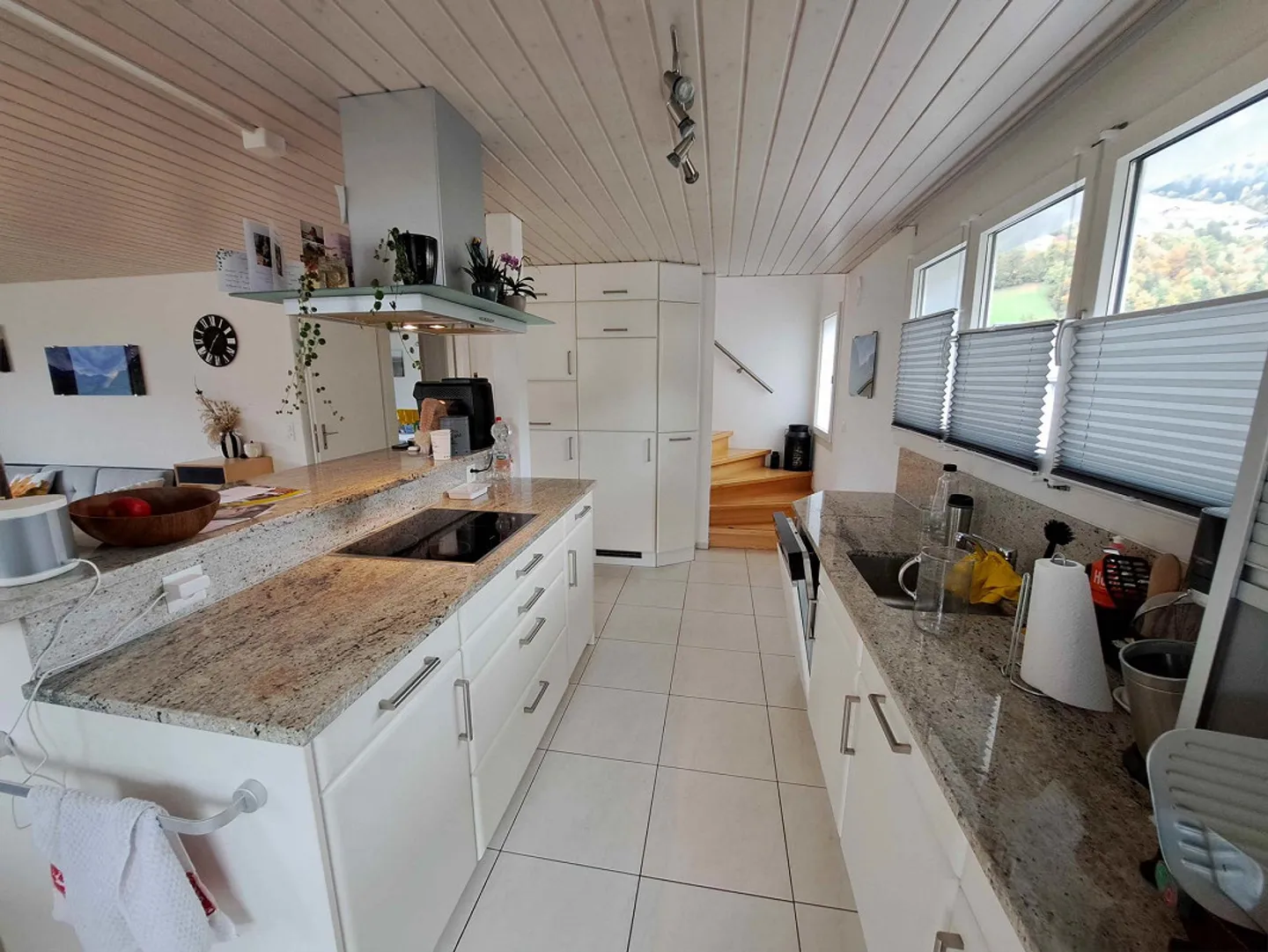Casa bifamiliare in una posizione molto soleggiata - Foto 3 di 30