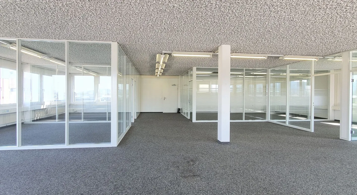 Espace ouvert, bureaux individuels et salle de réunion - tout en un ! - Photo 3 sur 13