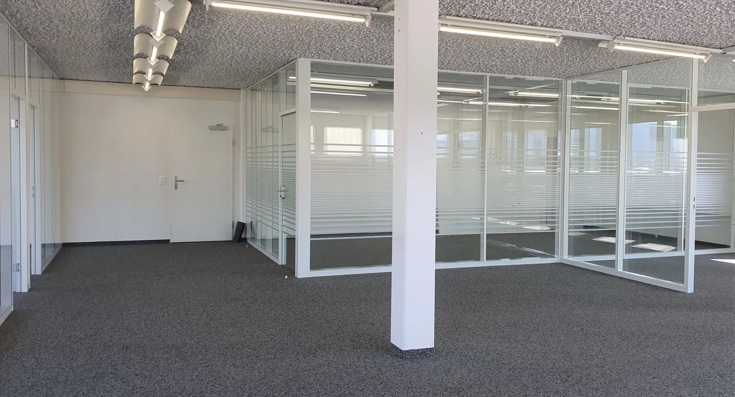 Espace ouvert, bureaux individuels et salle de réunion - tout en un ! - Photo 4 sur 13