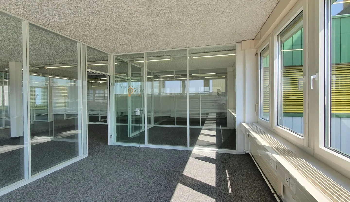 Espace ouvert, bureaux individuels et salle de réunion - tout en un ! - Photo 6 sur 13
