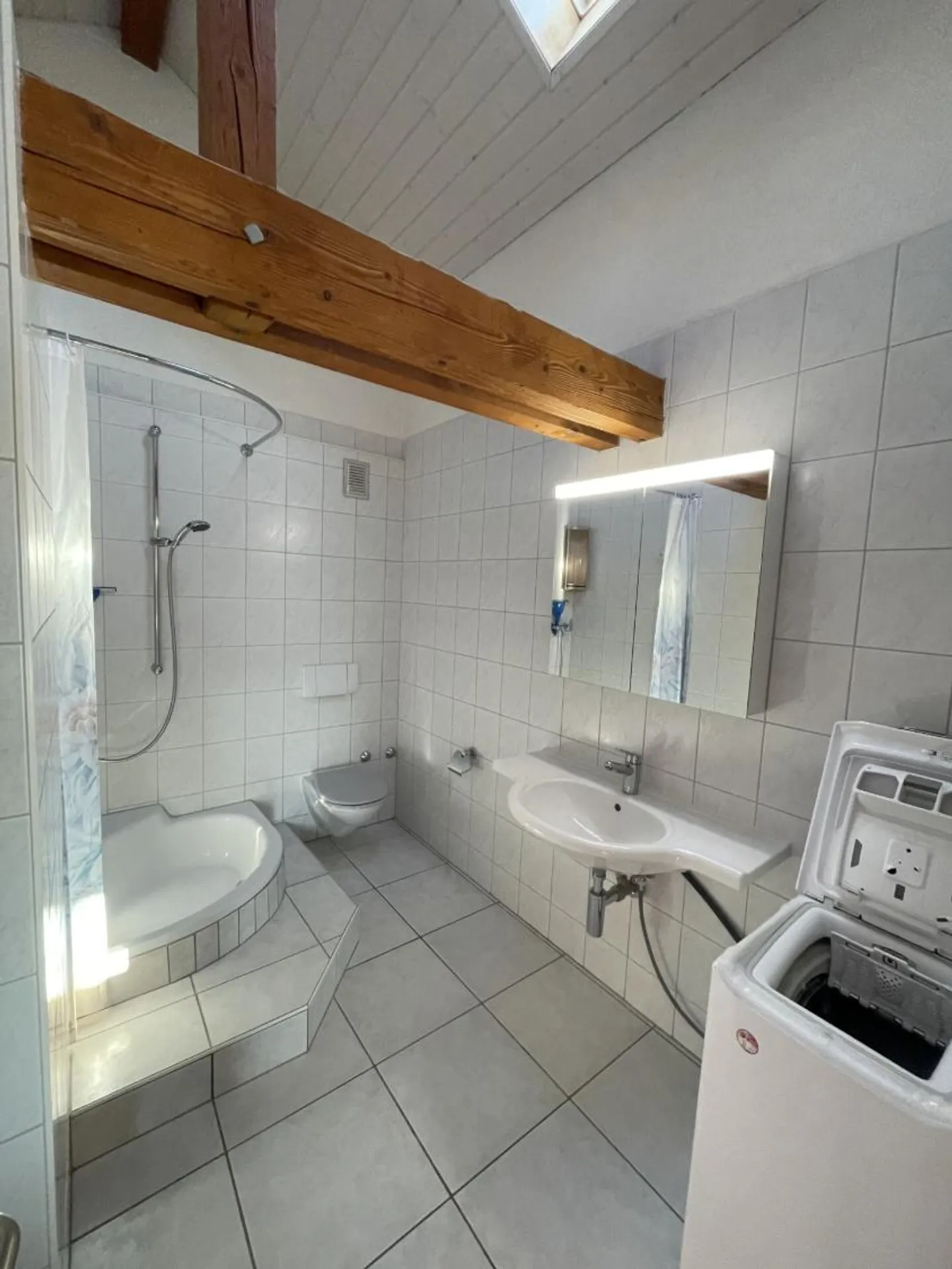 Courtelary, appartamento di 2.5 locali al 4° piano con ascensore - Foto 5 di 6