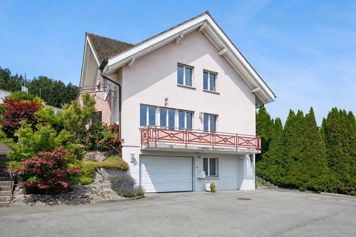 Geräumiges Familienhaus in Rickenbach - Foto 2 von 13