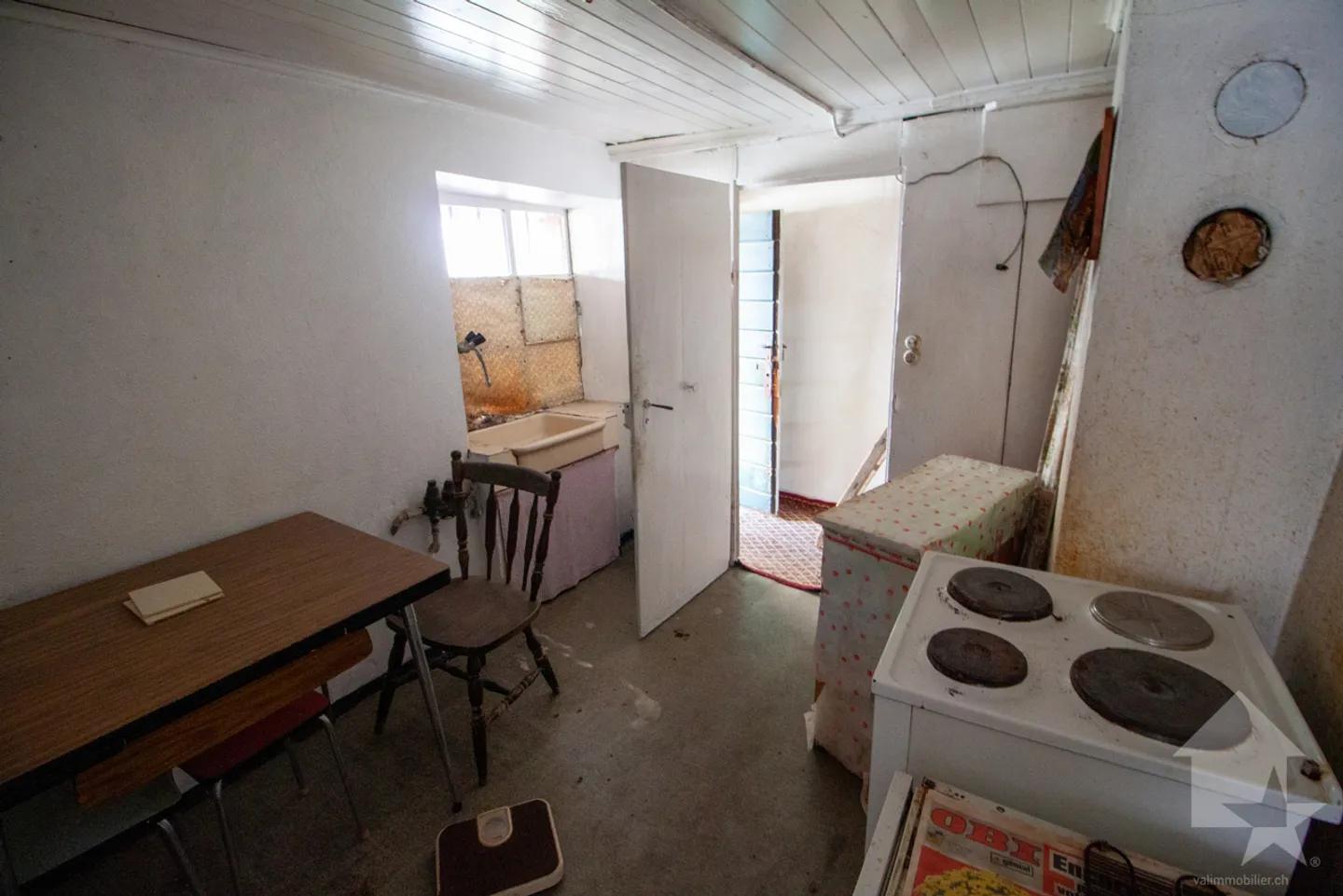 Ampia casa di villaggio di 350 m2 da ristrutturare nel centro di Varen - Foto 12 di 22