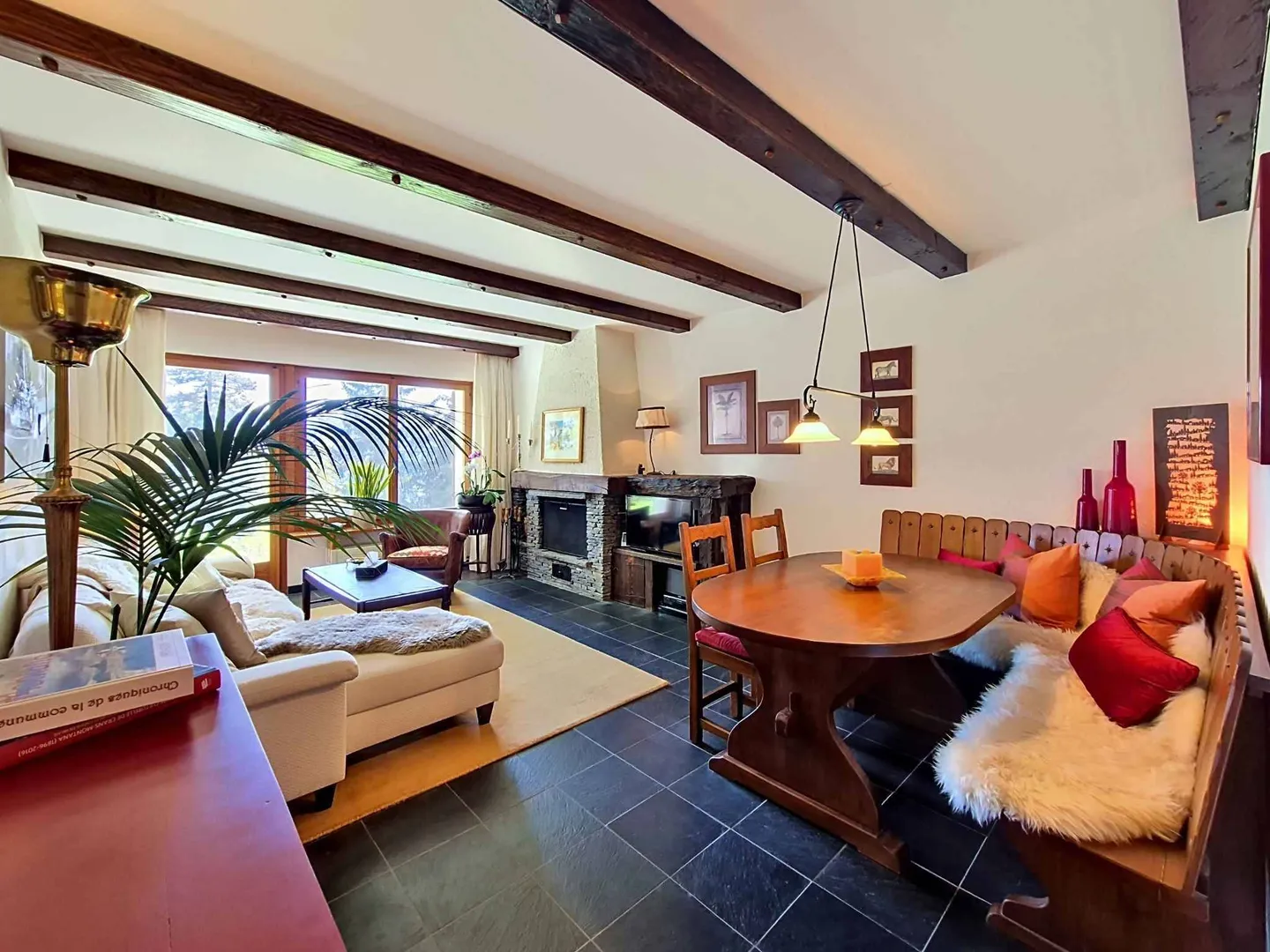 Charming 3.5 Room Apartment, Chalet Atmosphere and Ski-in/Ski-out Access - Photo 1 of 8