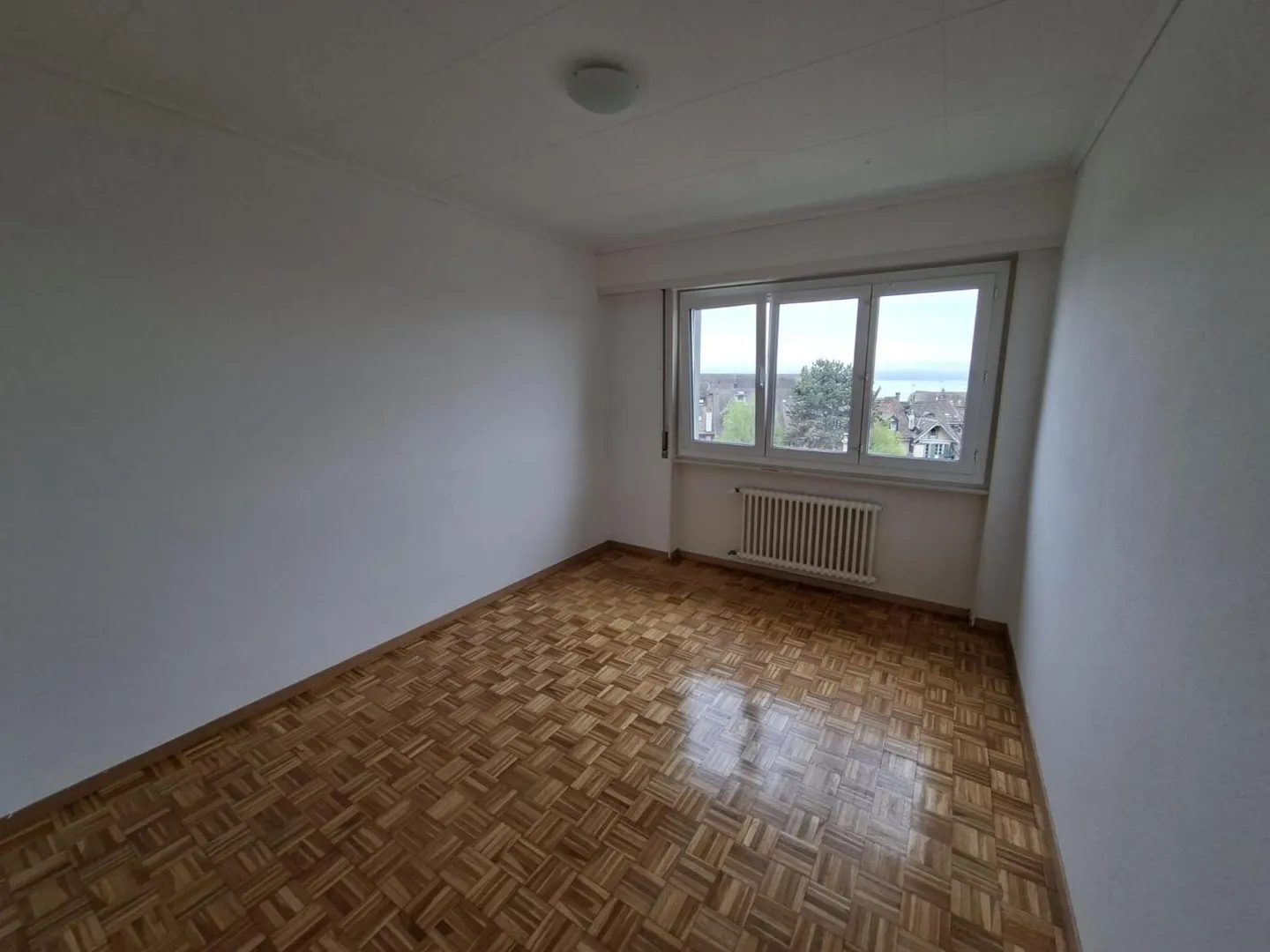 Appartamento con 2 camere con vista lago a Pully - CONTRATTO A TEMPO DETERMINATO - Foto 4 di 5