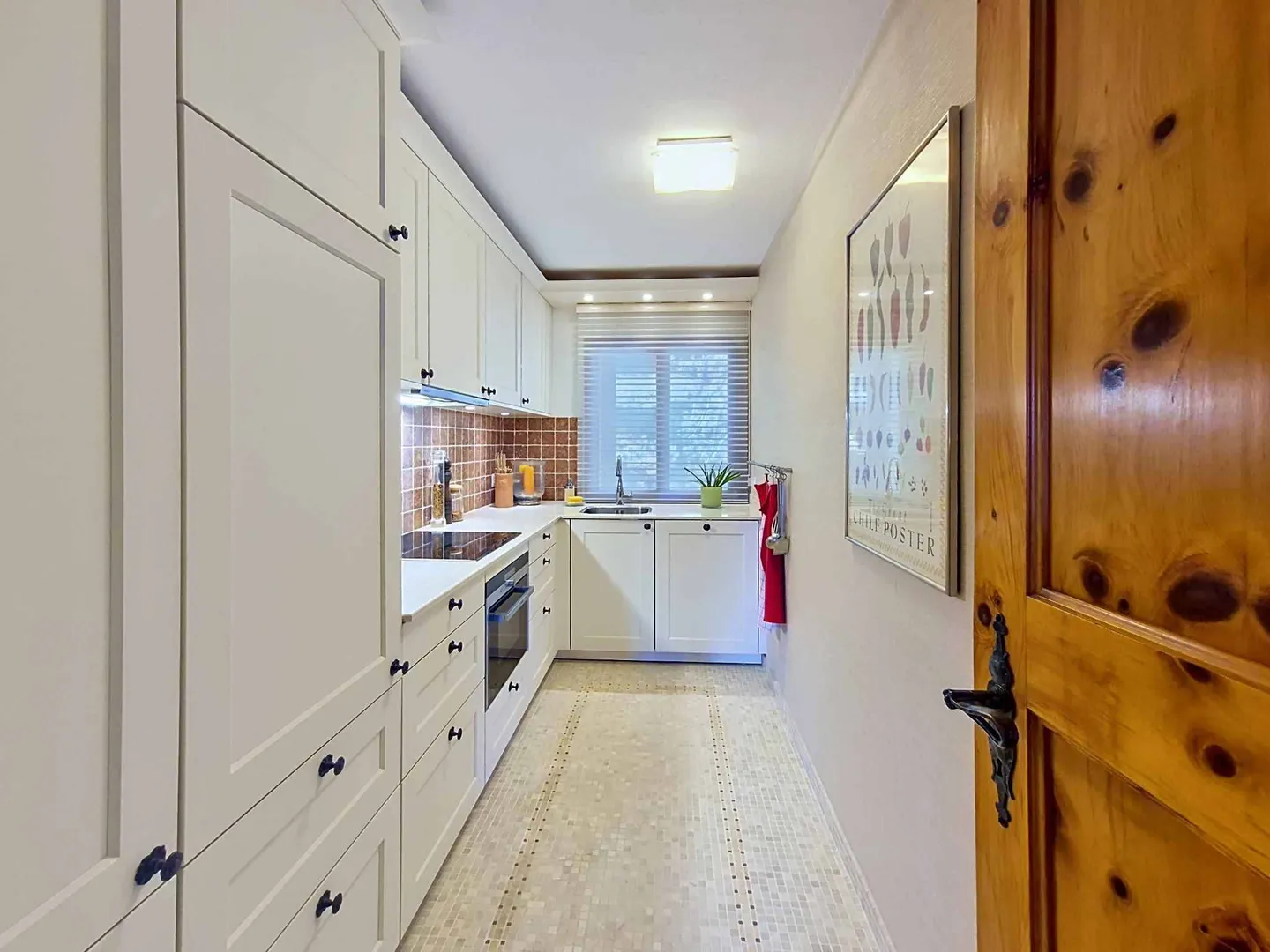 Charming 3.5 Room Apartment, Chalet Atmosphere and Ski-in/Ski-out Access - Photo 2 of 8