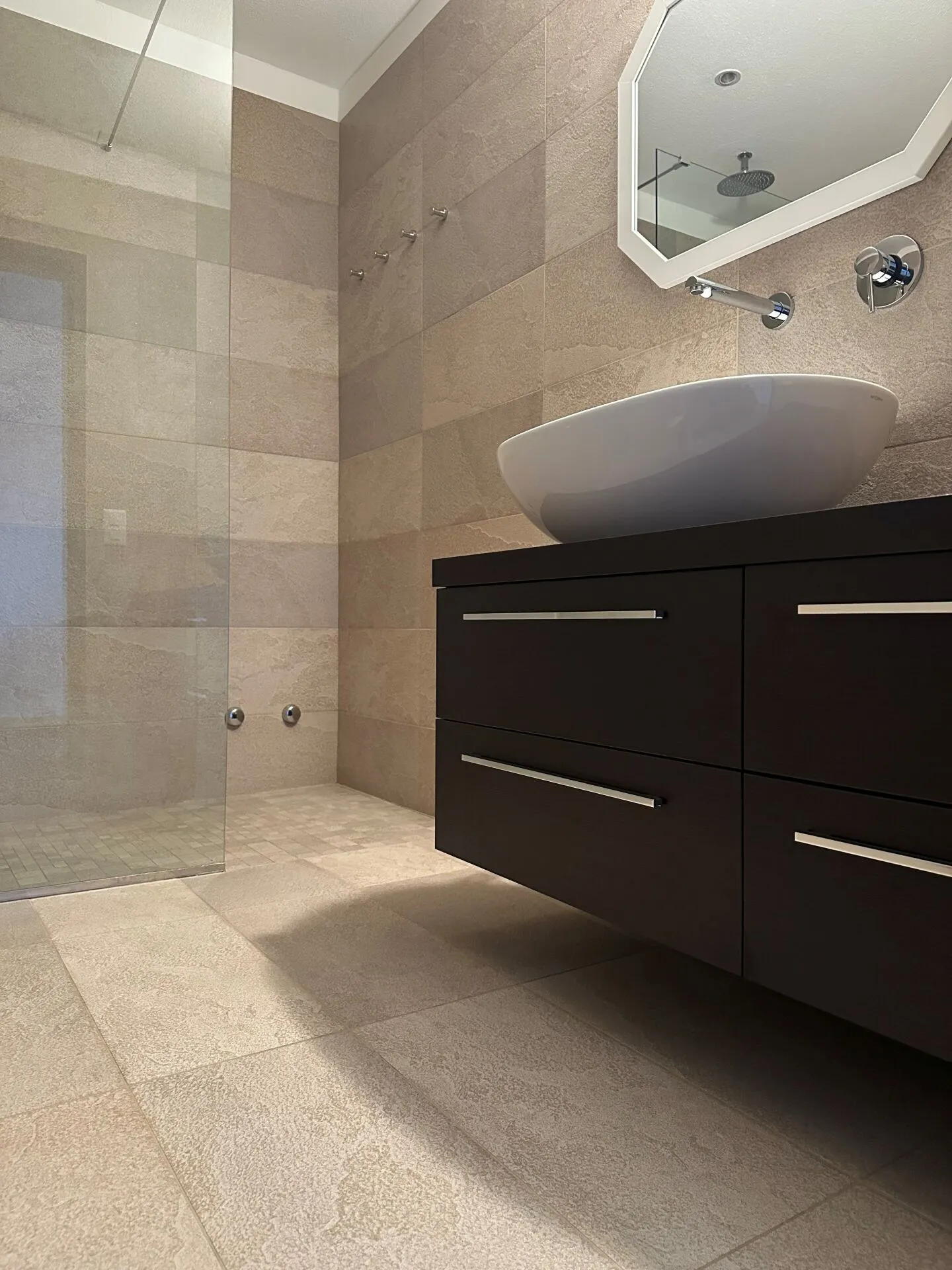 Moderno appartamento di 5,5 stanze a Davesco - Foto 14 di 15