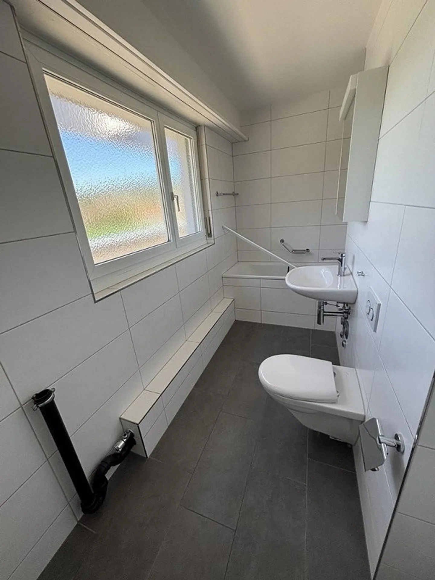 Geräumige Attika-Wohnung mit Balkon - Foto 5 von 9
