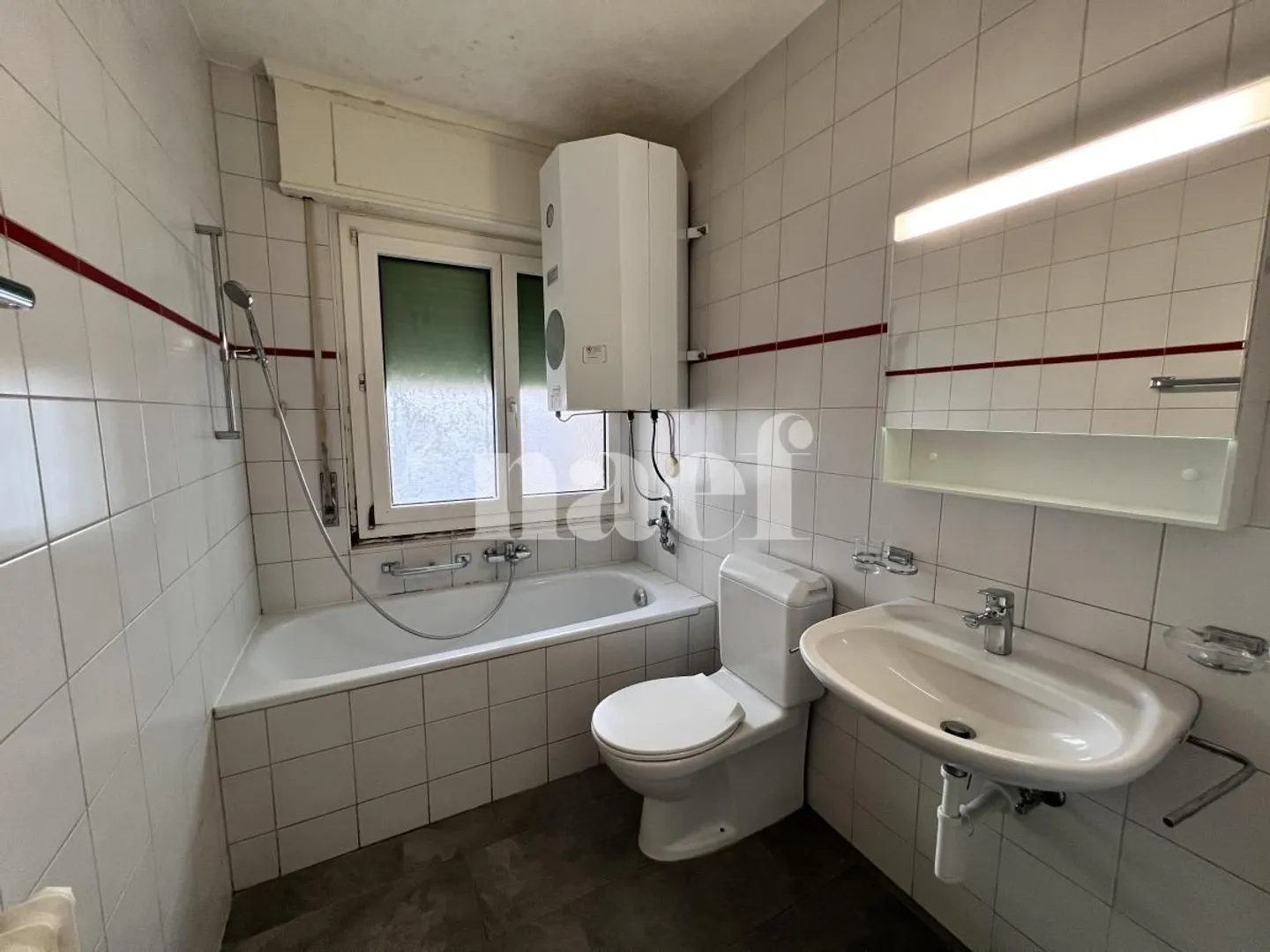 3,5-Zimmer-Wohnung im 5. Stock in Fribourg! - Foto 5 von 9