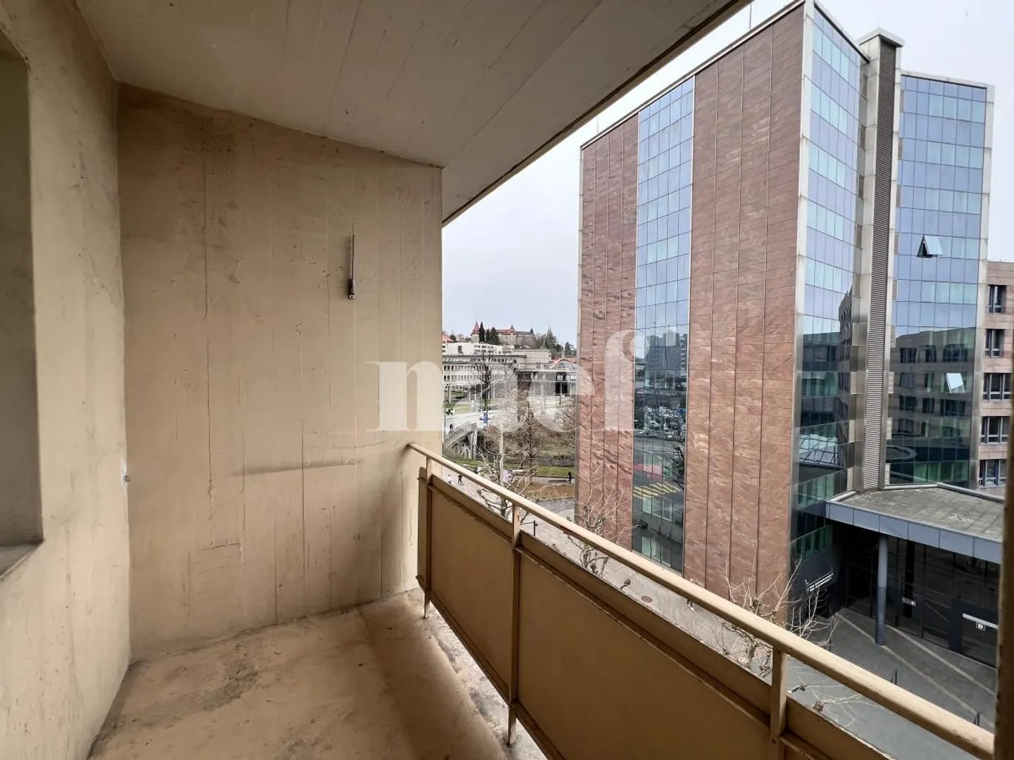 3,5-Zimmer-Wohnung im 5. Stock in Fribourg! - Foto 6 von 9