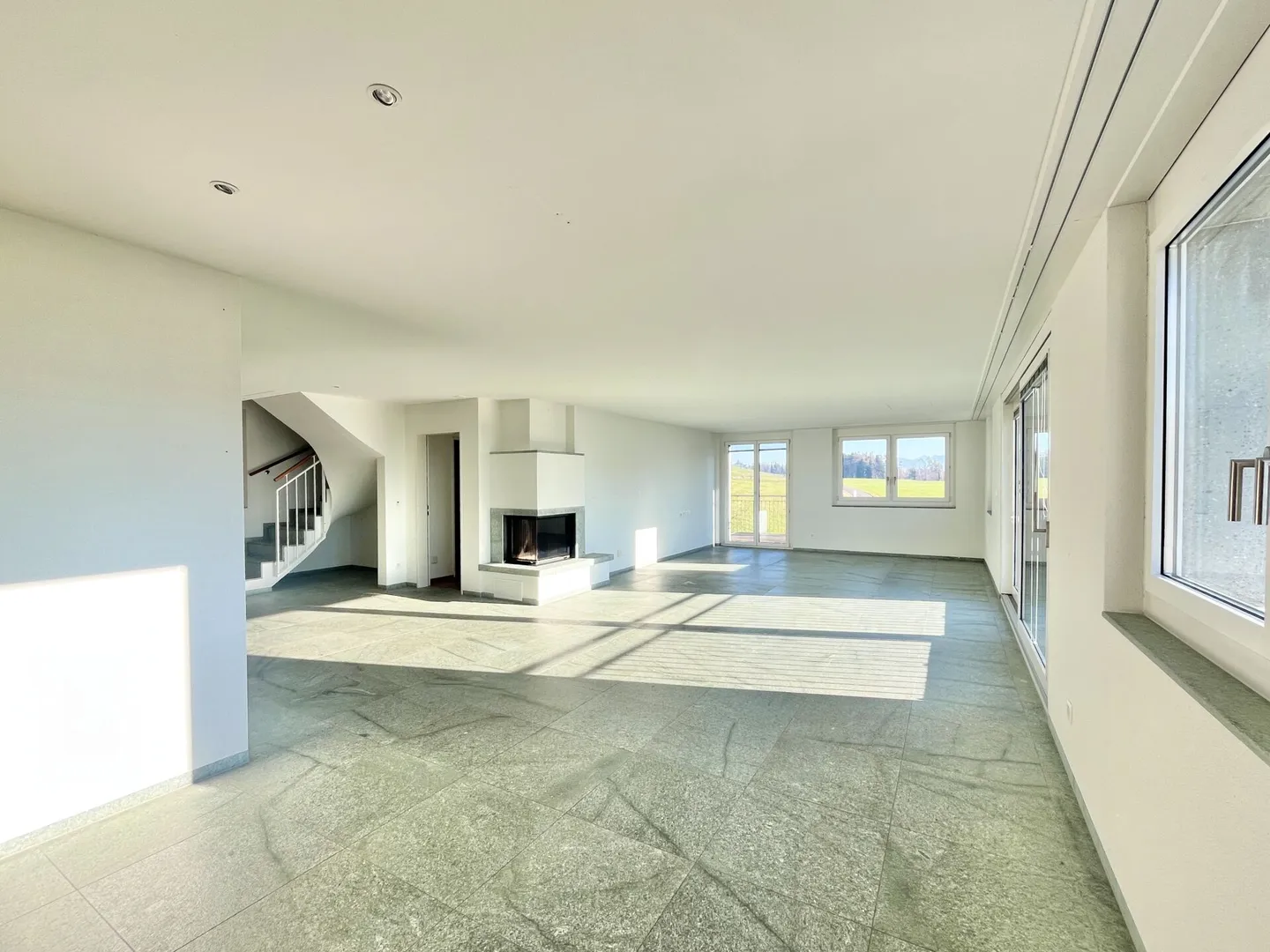 Stilvolles 5.5-Zimmer-Penthouse - Foto 3 von 8