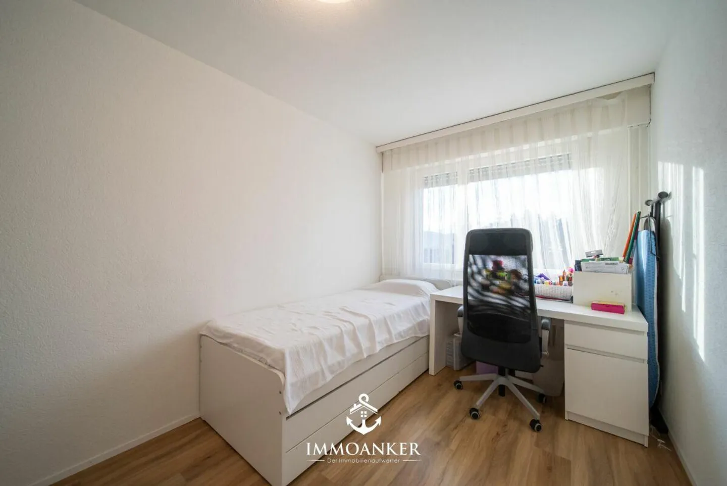 Four Rooms. One Lake. Countless Moments of Happiness - 4.0 Room Apartment in Greifensee - Photo 8 of 13