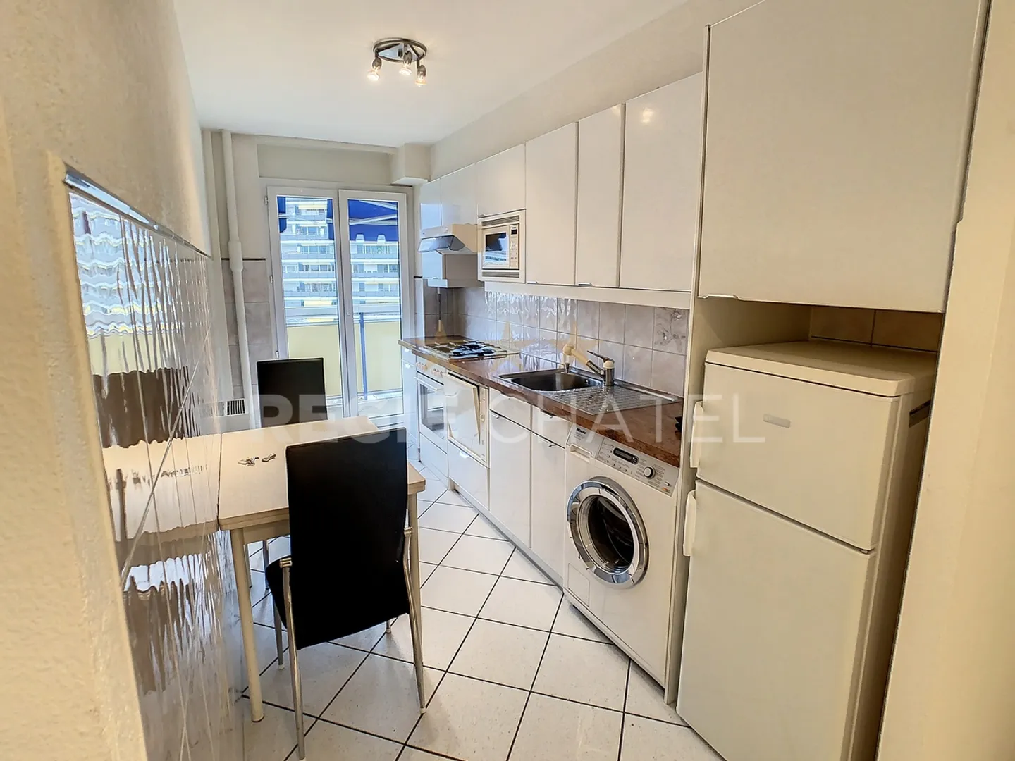 2.5 Room Apartment - Photo 3 of 10