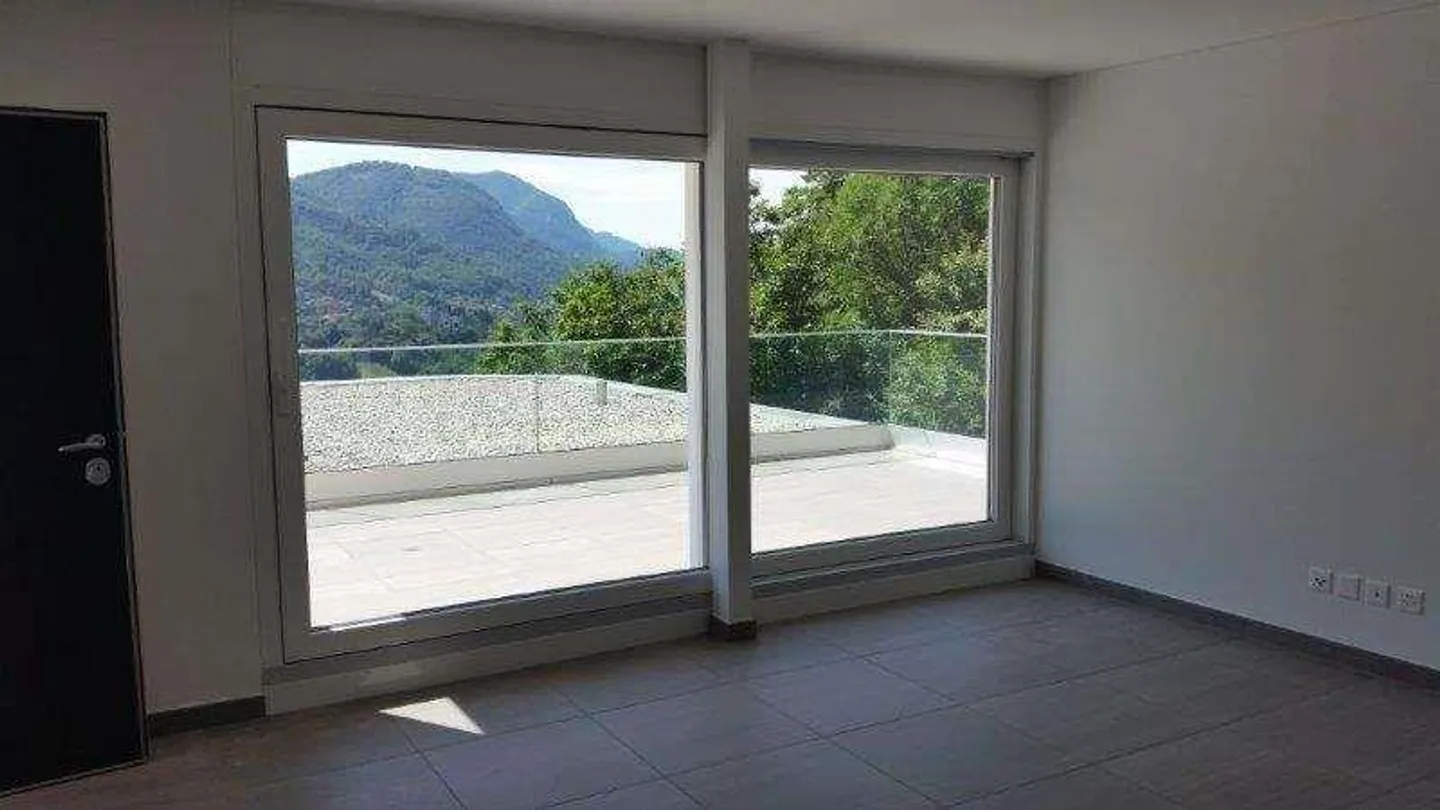 Wohnung 3.5 Zimmer mit Terrasse und Garten - Foto 6 von 8