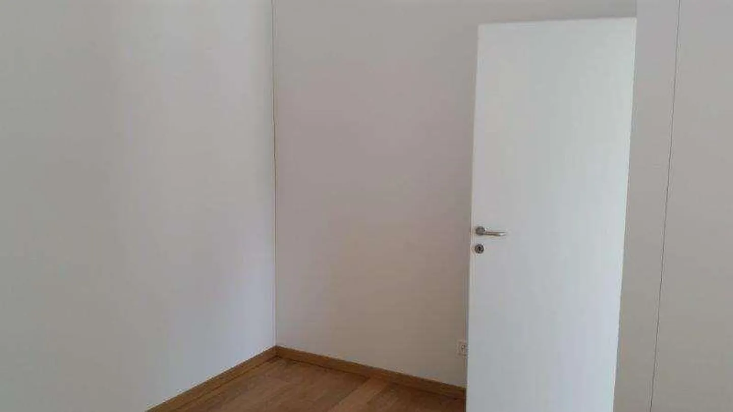 Wohnung 3.5 Zimmer mit Terrasse und Garten - Foto 7 von 8