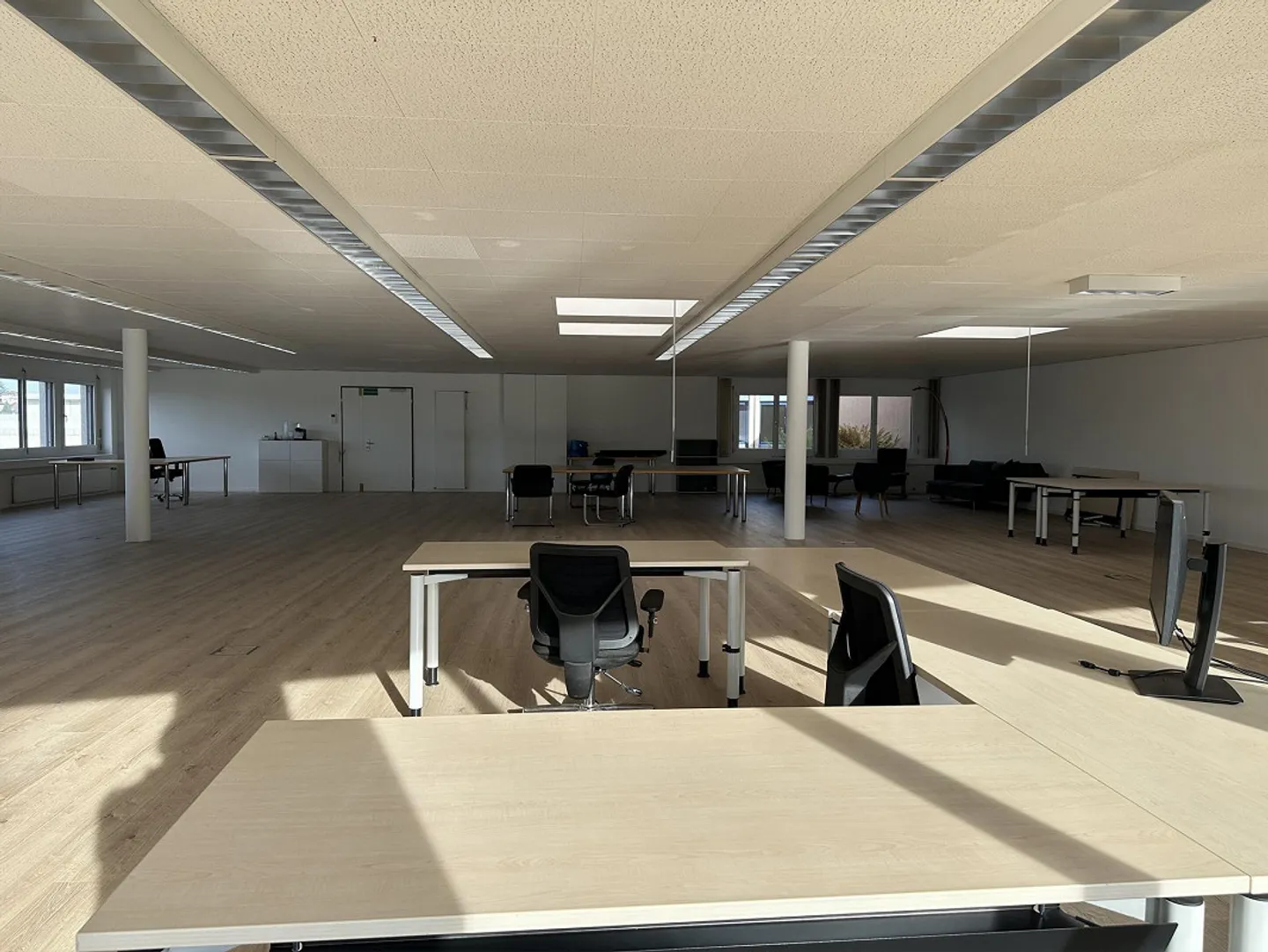 Spacious and bright office or practice - Photo 3 of 5