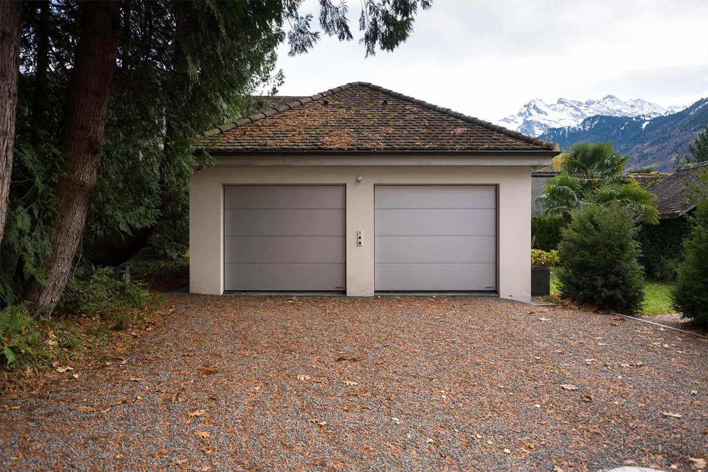 Villa unica con 1.919 m² di terreno nel centro di Altdorf - Foto 6 di 25