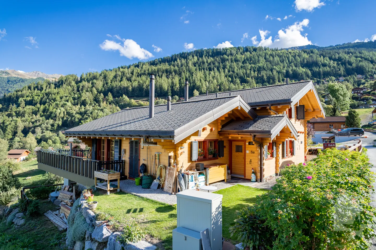 Wunderschönes Chalet und B&B, 8,5 Zimmer, 280 m², herrliche Aussicht und Sonneneinstrahlung - Foto 1 von 13