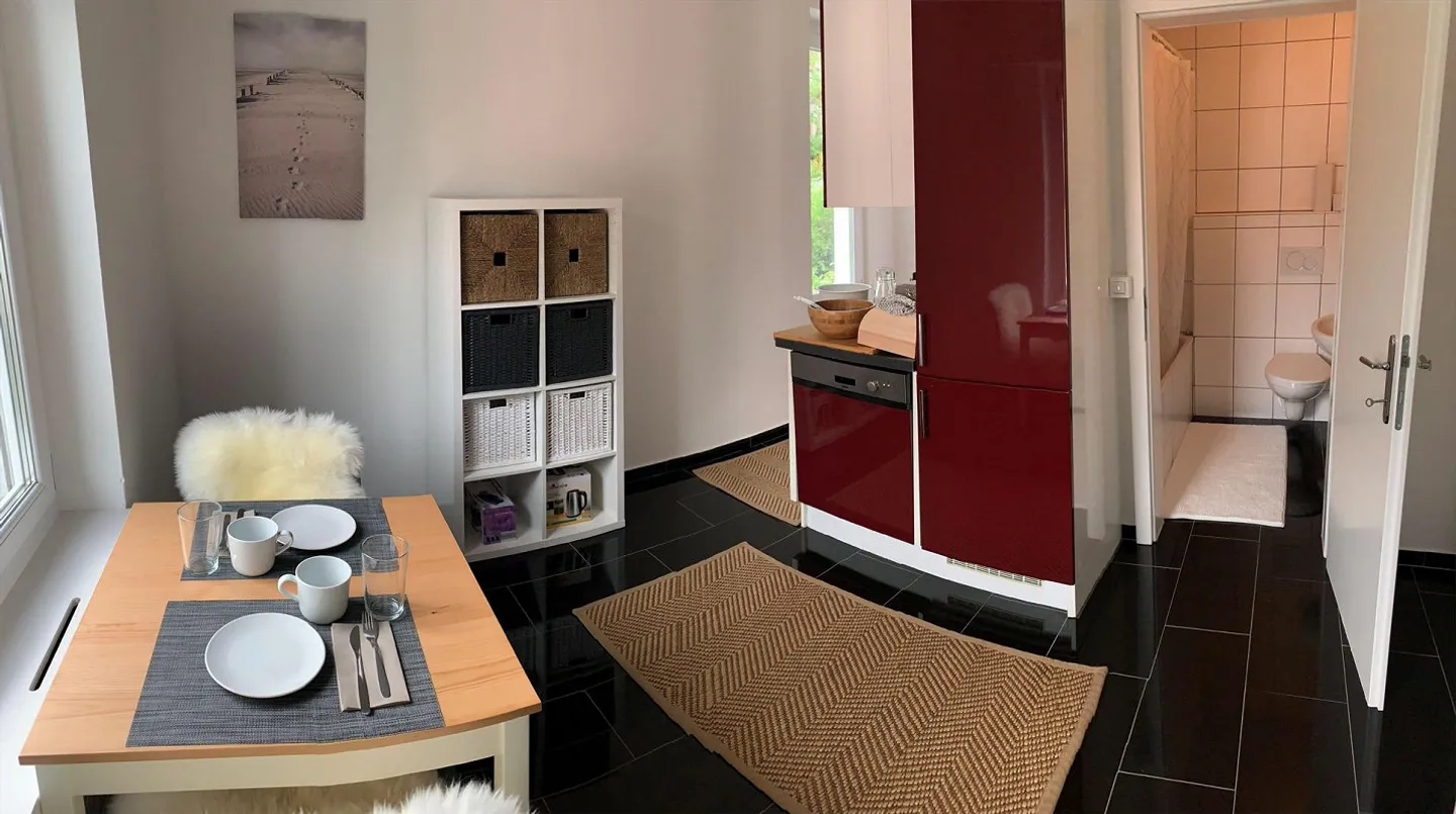 Tastefully furnished student apartment! - Photo 5 of 9