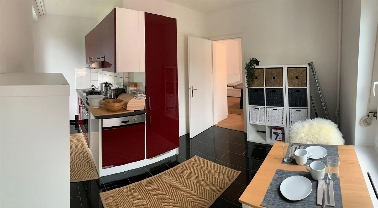 Tastefully furnished student apartment! - Photo 6 of 9