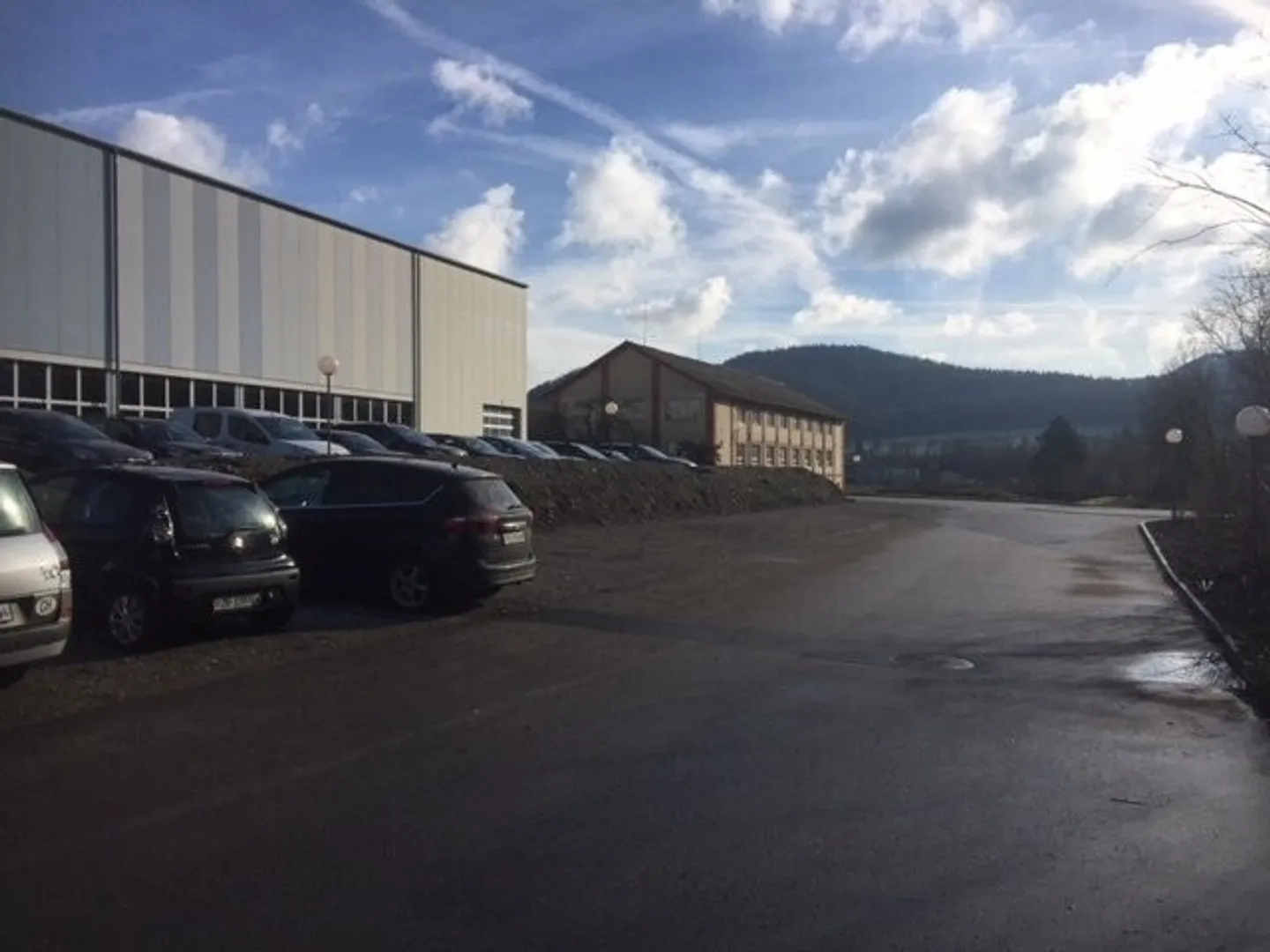 Vous cherchez une place de parking ? - Photo 1 sur 1