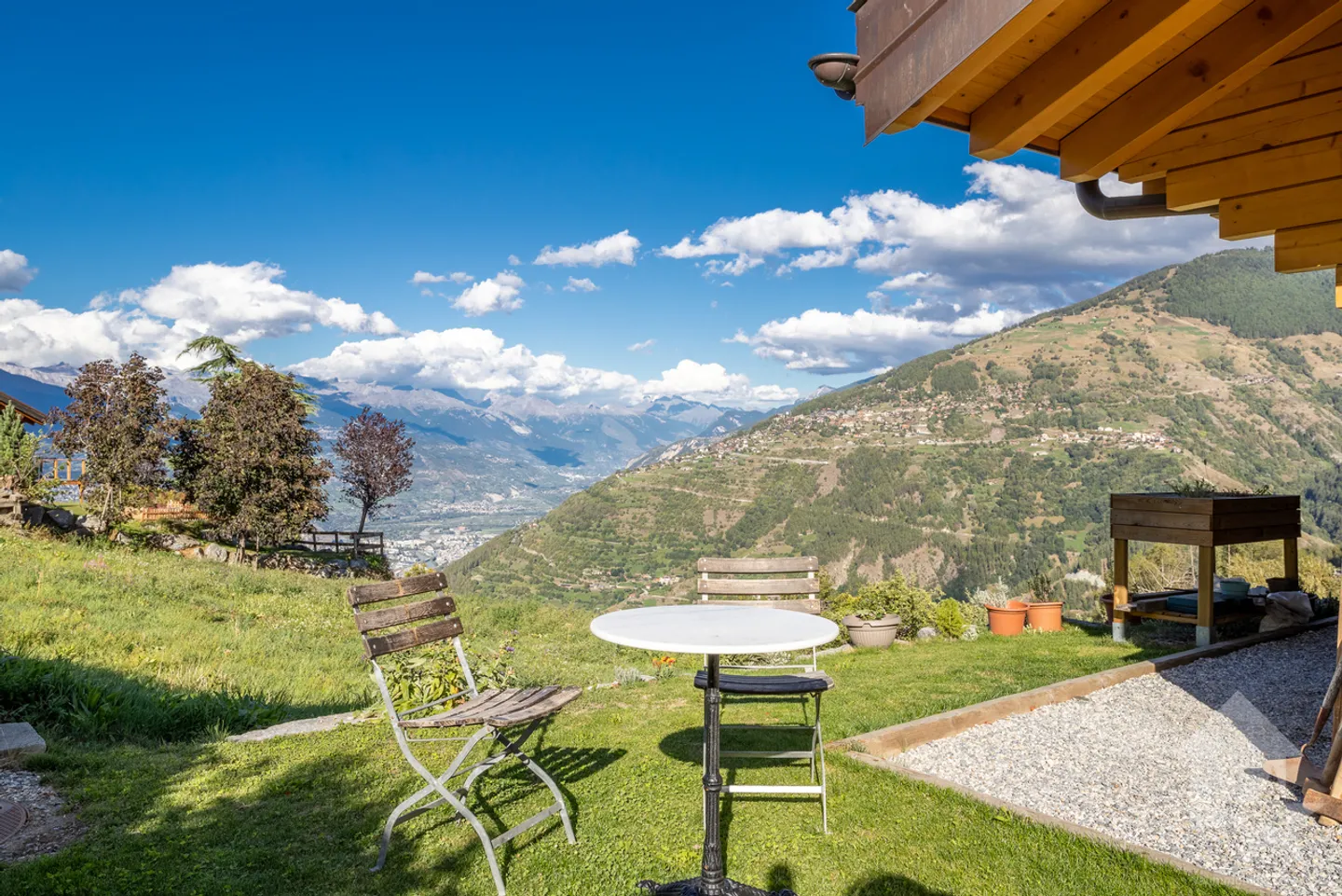 Wunderschönes Chalet und B&B, 8,5 Zimmer, 280 m², herrliche Aussicht und Sonneneinstrahlung - Foto 6 von 13