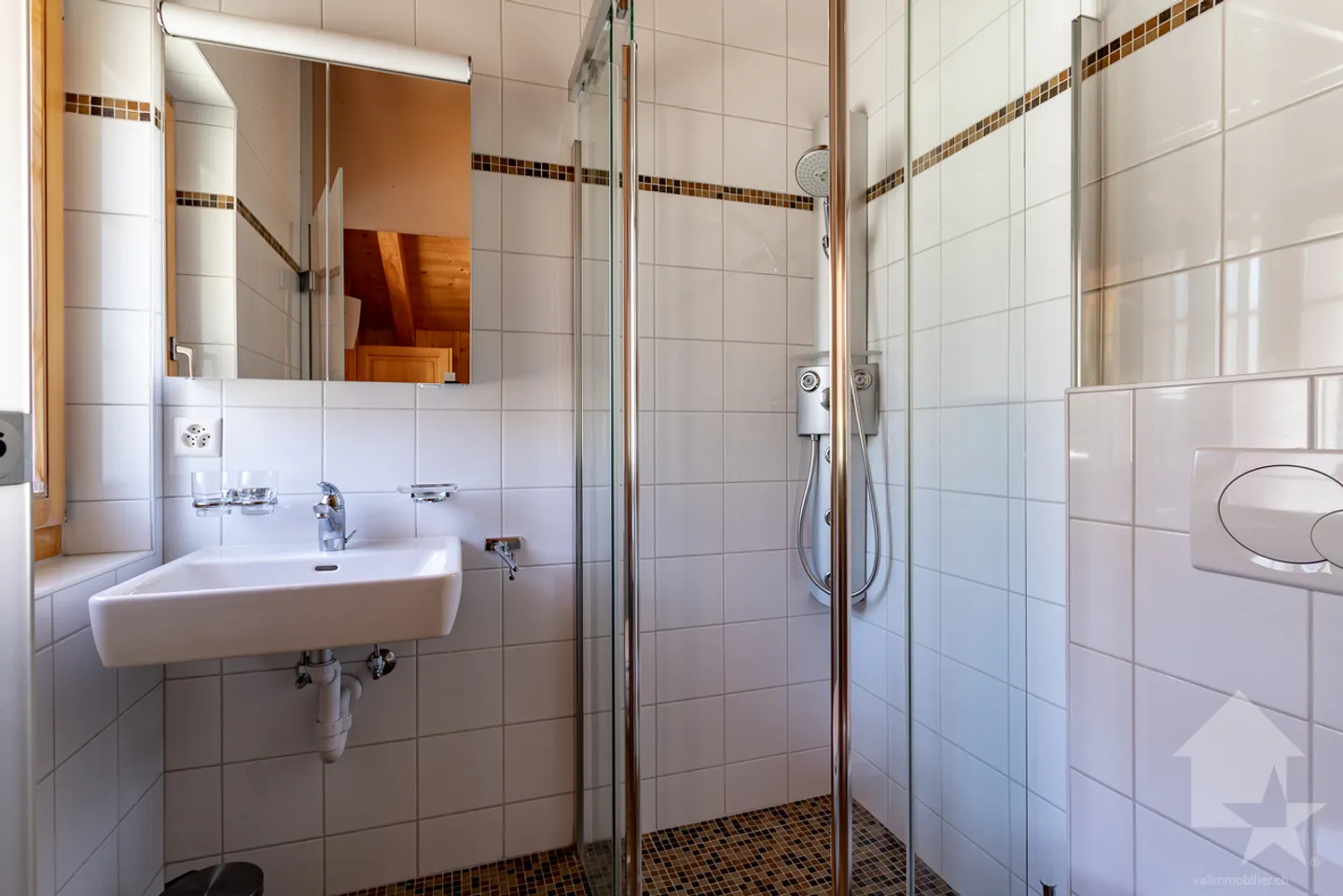 Wunderschönes Chalet und B&B, 8,5 Zimmer, 280 m², herrliche Aussicht und Sonneneinstrahlung - Foto 12 von 13