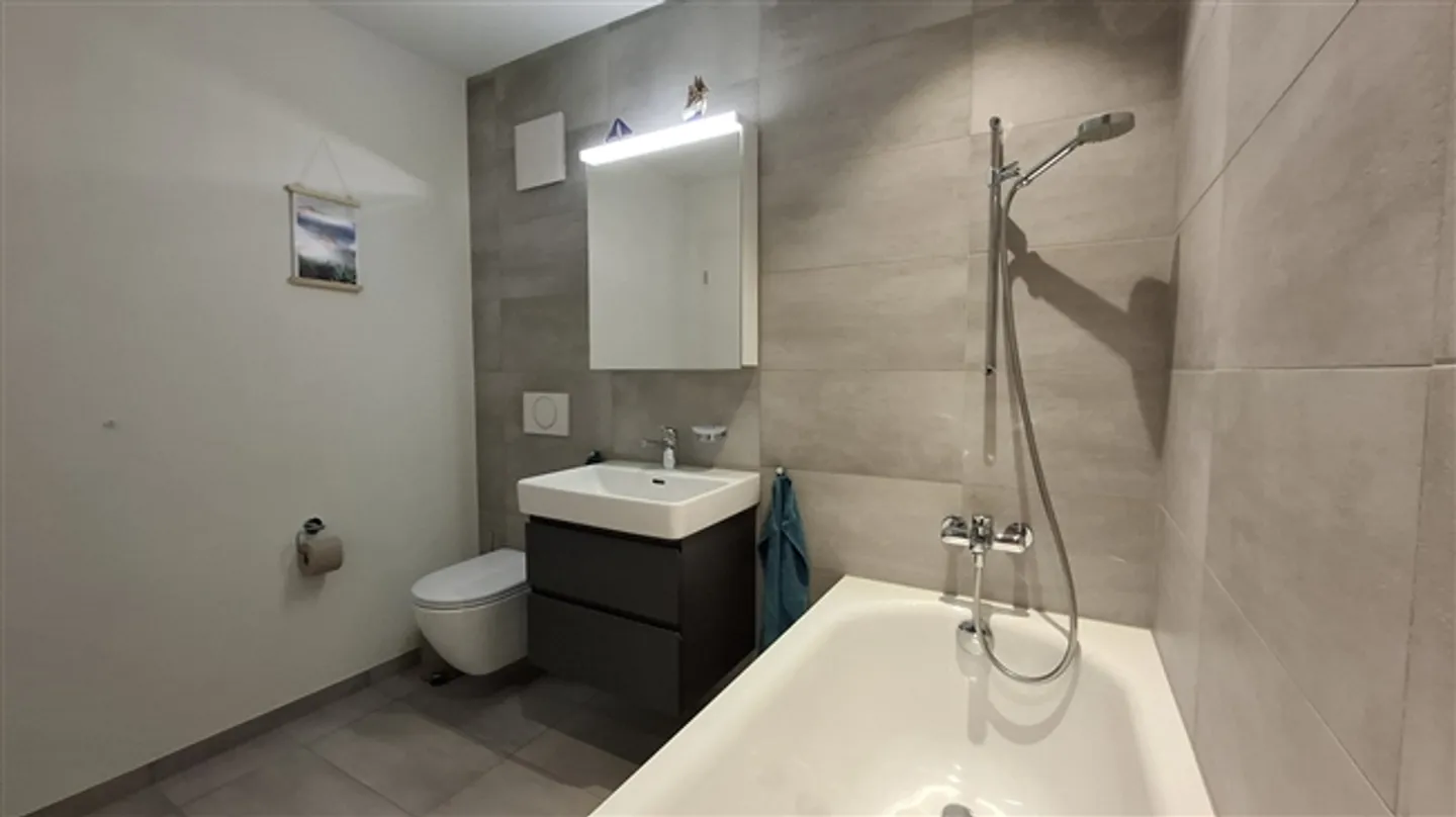 «3½ ZI-WOHNUNG IN WATTENWIL (BE), MÖBLIERT, TEMPORÄR» - Photo 4 of 4