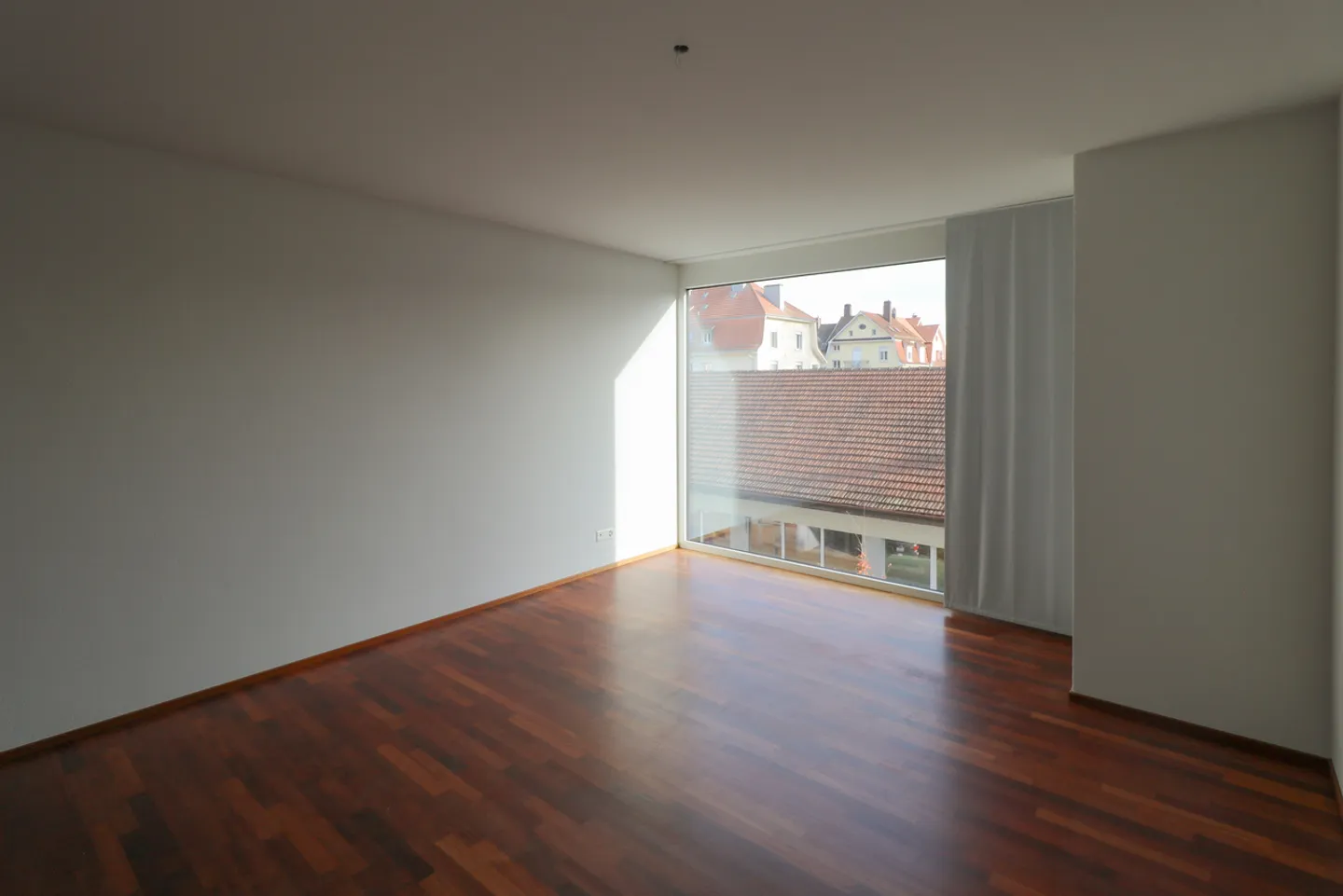 Duplex apartment with modern character - Photo 2 of 11