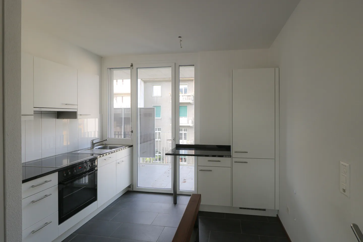 Duplex apartment with modern character - Photo 3 of 11