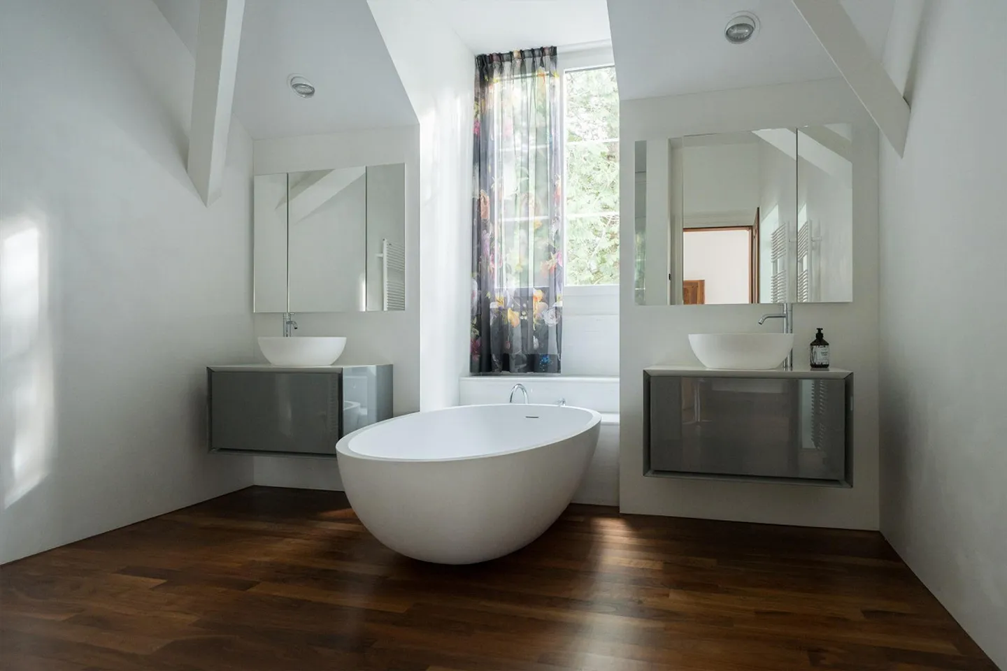 Villa unica con 1.919 m² di terreno nel centro di Altdorf - Foto 15 di 25