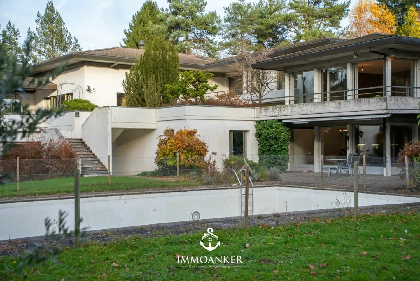 Une villa avec potentiel à Lüscherz - Photo 2 sur 13