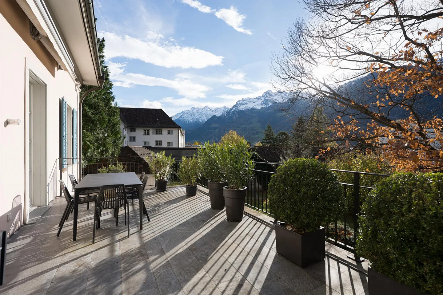 Villa unica con 1.919 m² di terreno nel centro di Altdorf - Foto 21 di 25