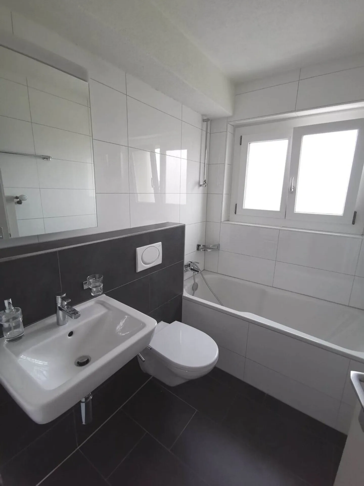 Moderne Wohnung mit grossem Balkon sucht neue Mieter - Foto 8 von 9