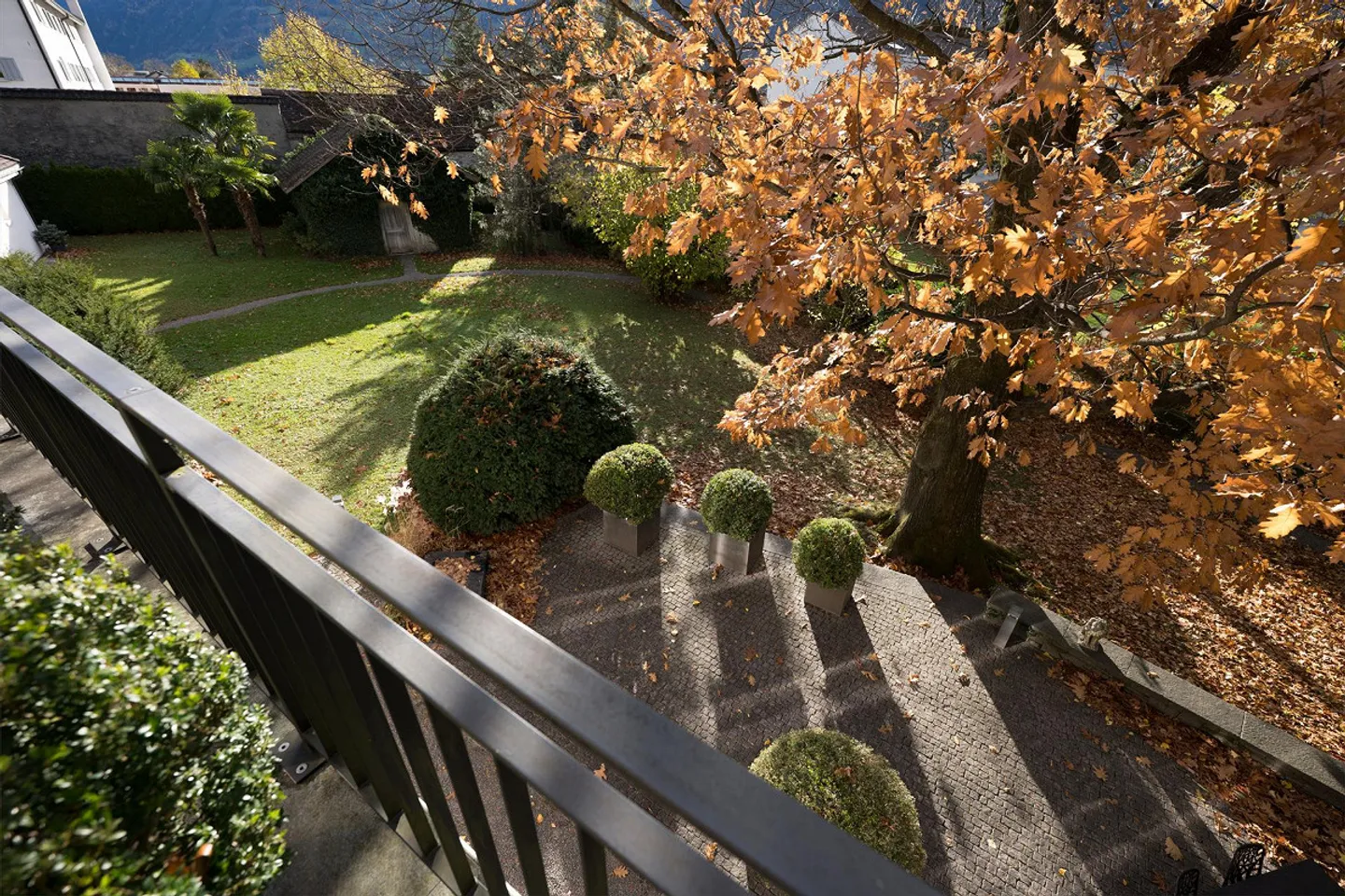 Villa unica con 1.919 m² di terreno nel centro di Altdorf - Foto 23 di 25