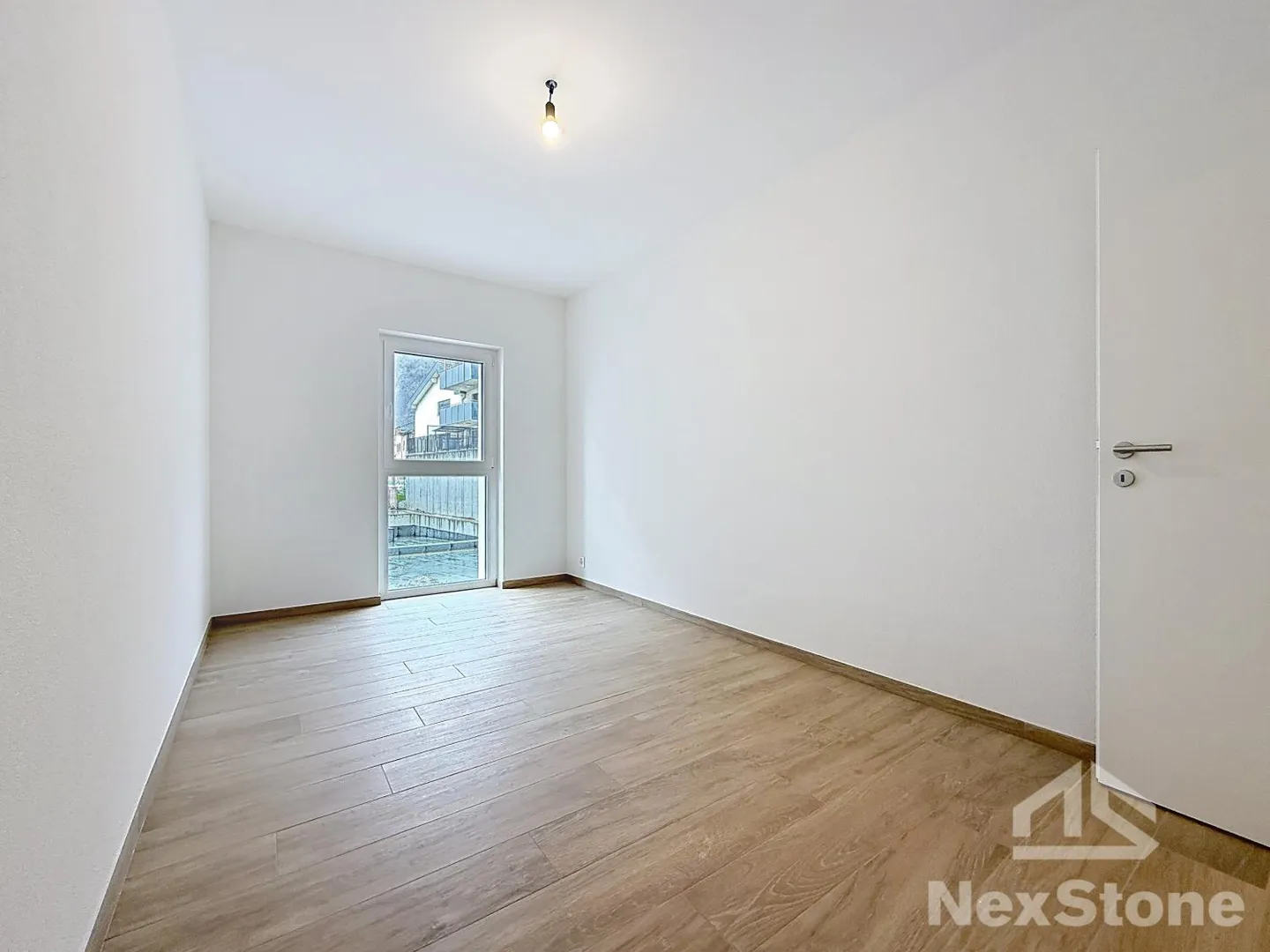 Neue 4,5-Zimmer-Wohnung mit Terrasse + überdachtem Parkplatz - Foto 4 von 9