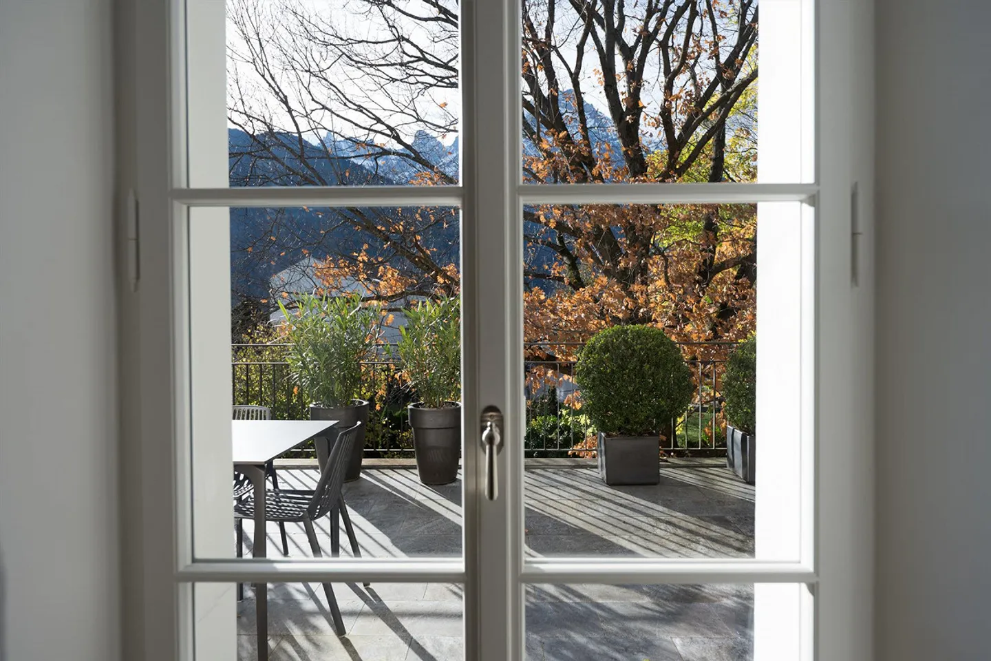 Villa unica con 1.919 m² di terreno nel centro di Altdorf - Foto 24 di 25