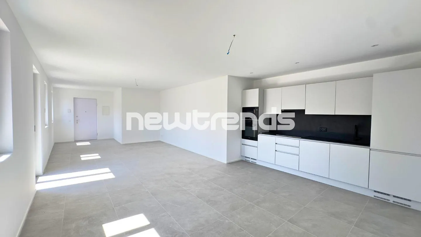 Spacieux et lumineux 3.5 pièces avec balcon et vue dégagée, jamais habité. - Photo 1 sur 17