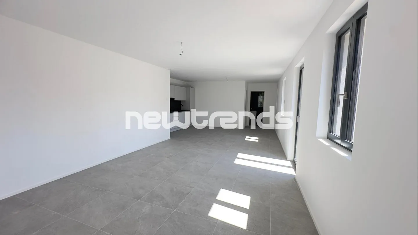 Spacieux et lumineux 3.5 pièces avec balcon et vue dégagée, jamais habité. - Photo 8 sur 17