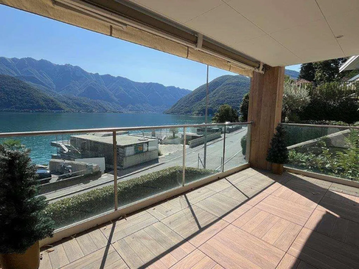 MELIDE: SPAZIOSO 5,5 LOC. CON VISTA LAGO - Foto 8 di 10