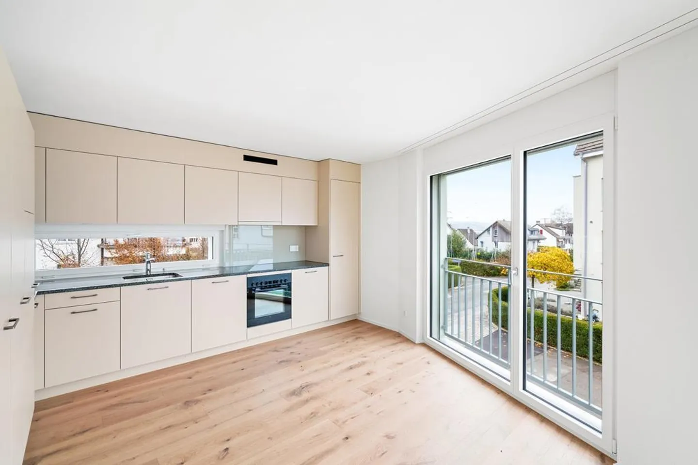 Appartement moderne 2 pièces dans un nouveau bâtiment près de la gare de Dübendorf - Photo 2 sur 10
