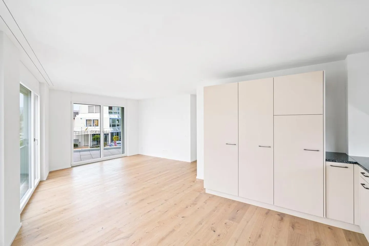Appartement moderne 2 pièces dans un nouveau bâtiment près de la gare de Dübendorf - Photo 3 sur 10